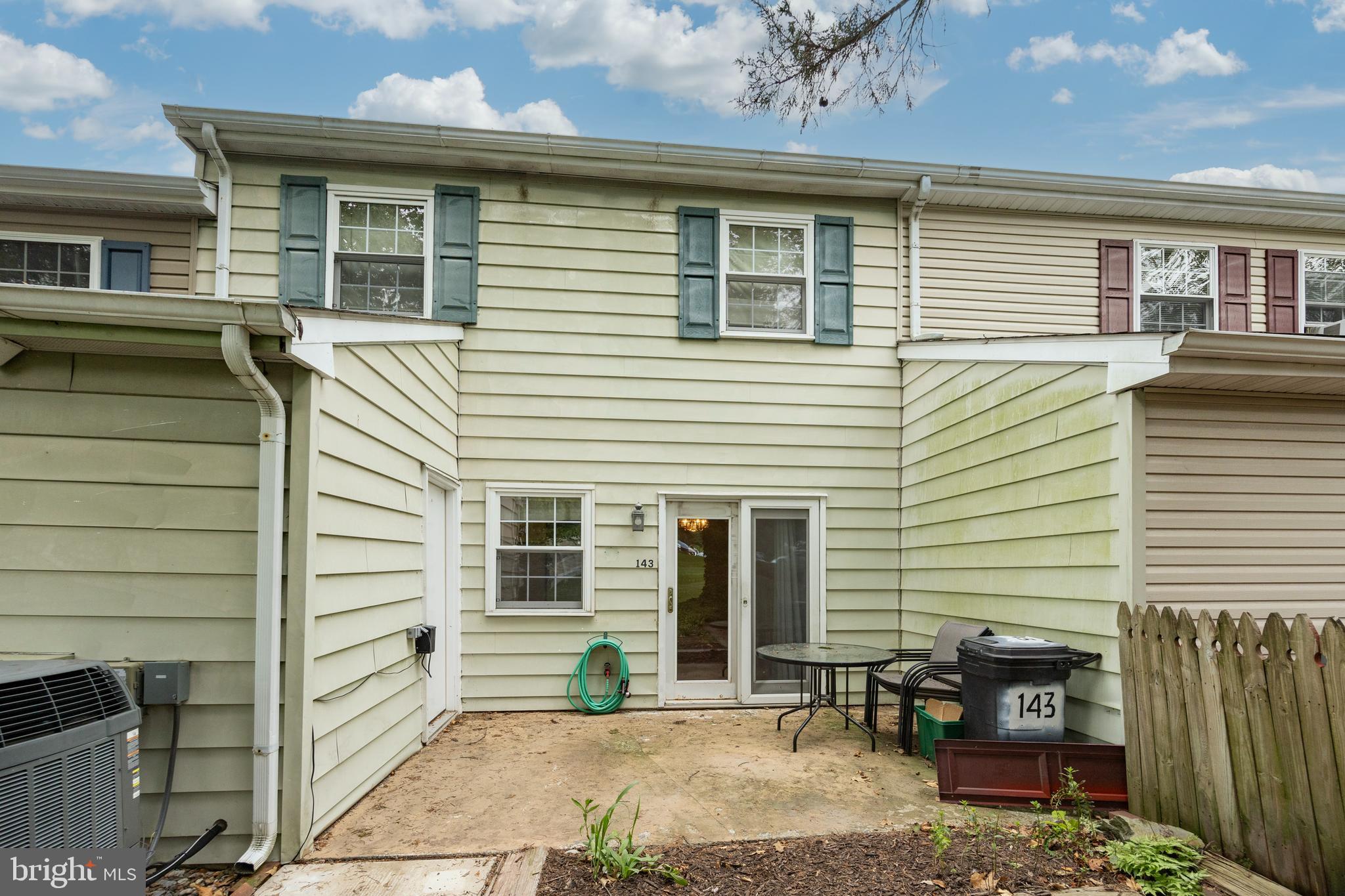 MAPLE HILL - Residential