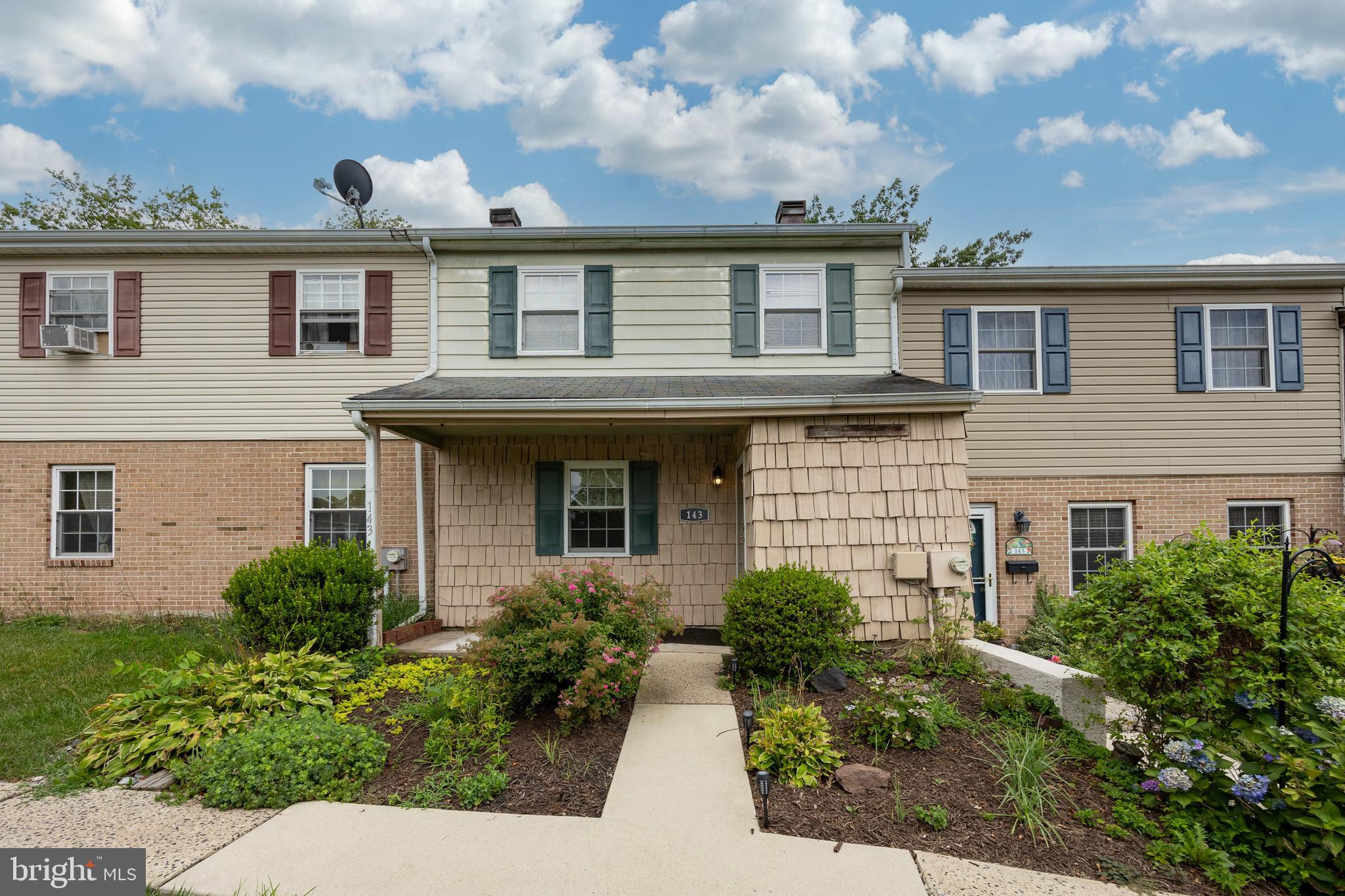 MAPLE HILL - Residential