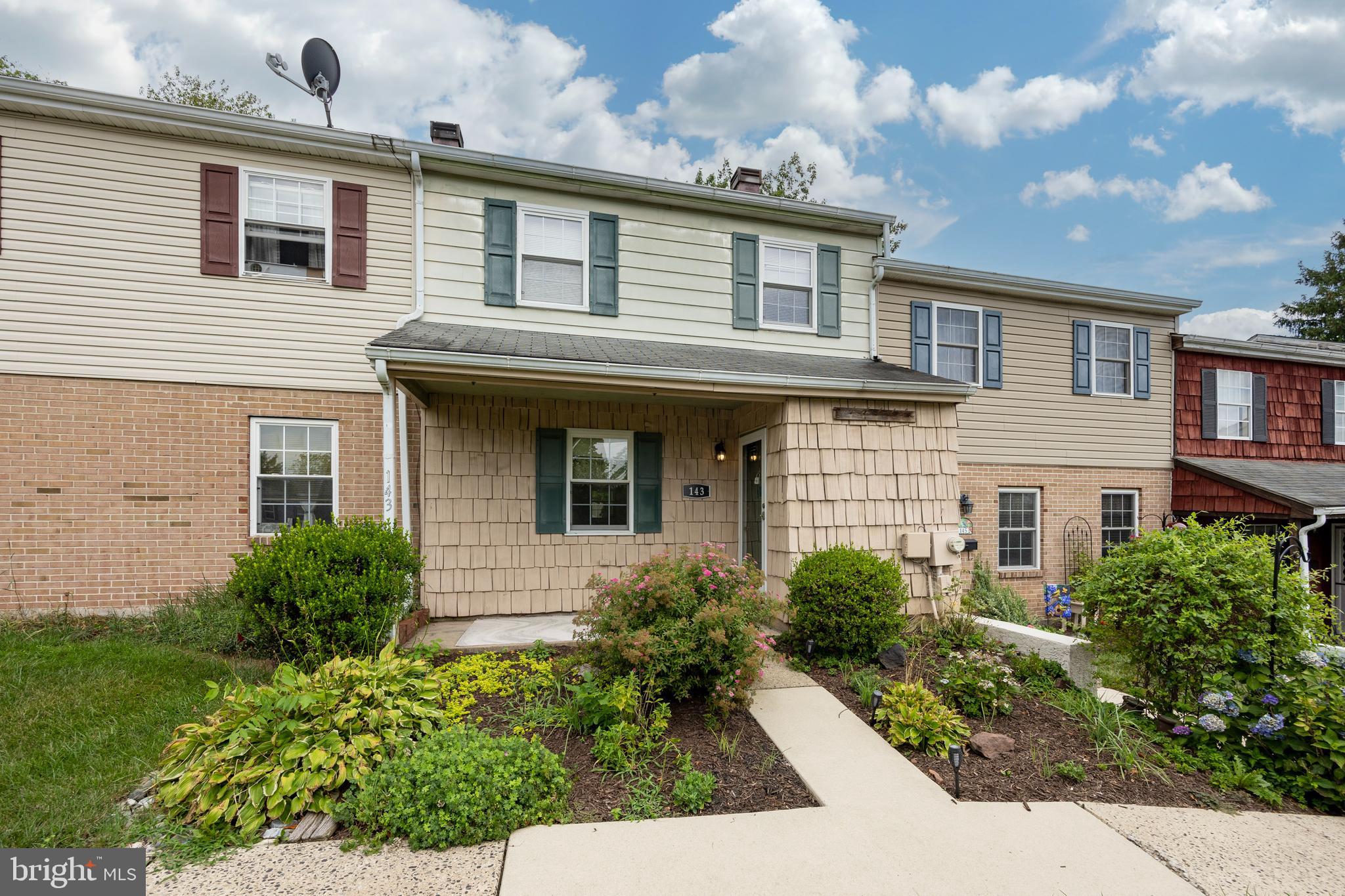 MAPLE HILL - Residential