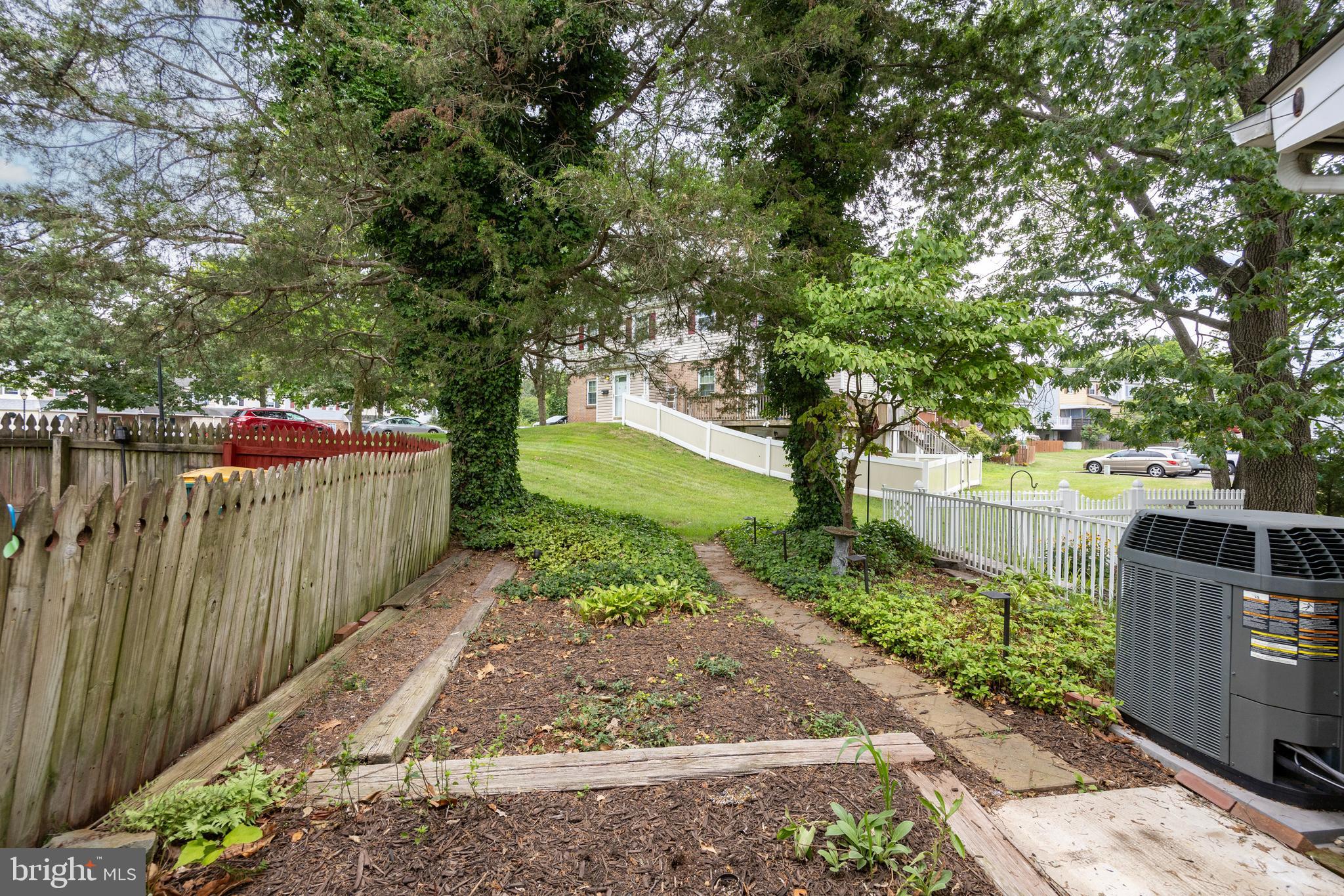 MAPLE HILL - Residential