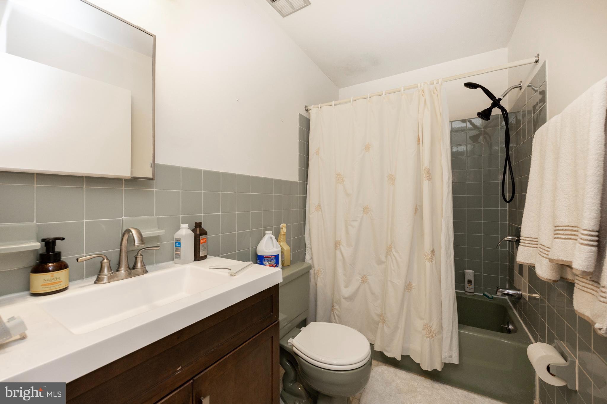 MAPLE HILL - Residential