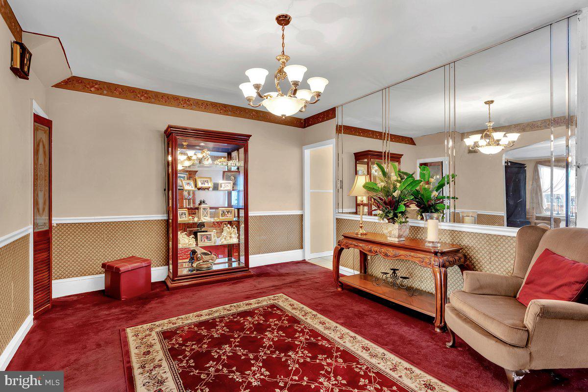 MAYFAIR (WEST) - Residential