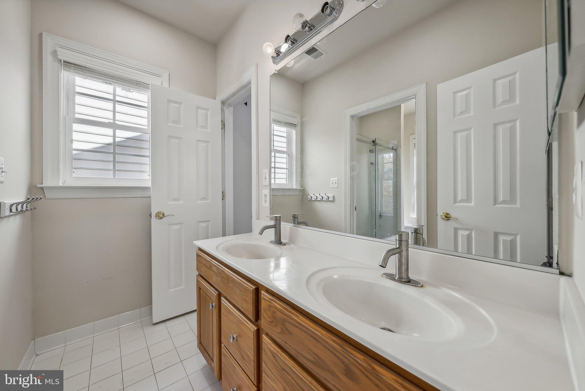 ARORA HILLS - Residential