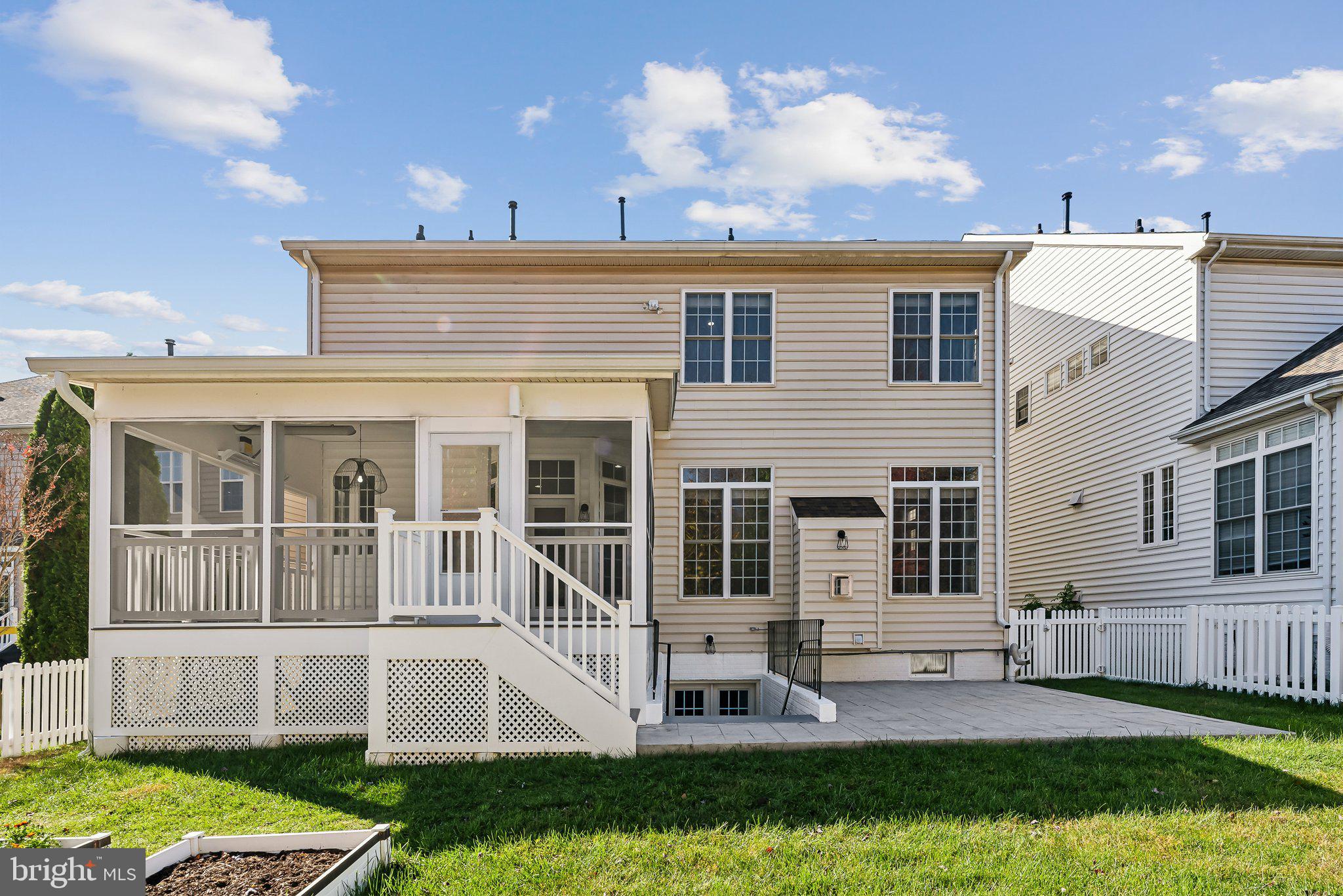 ARORA HILLS - Residential