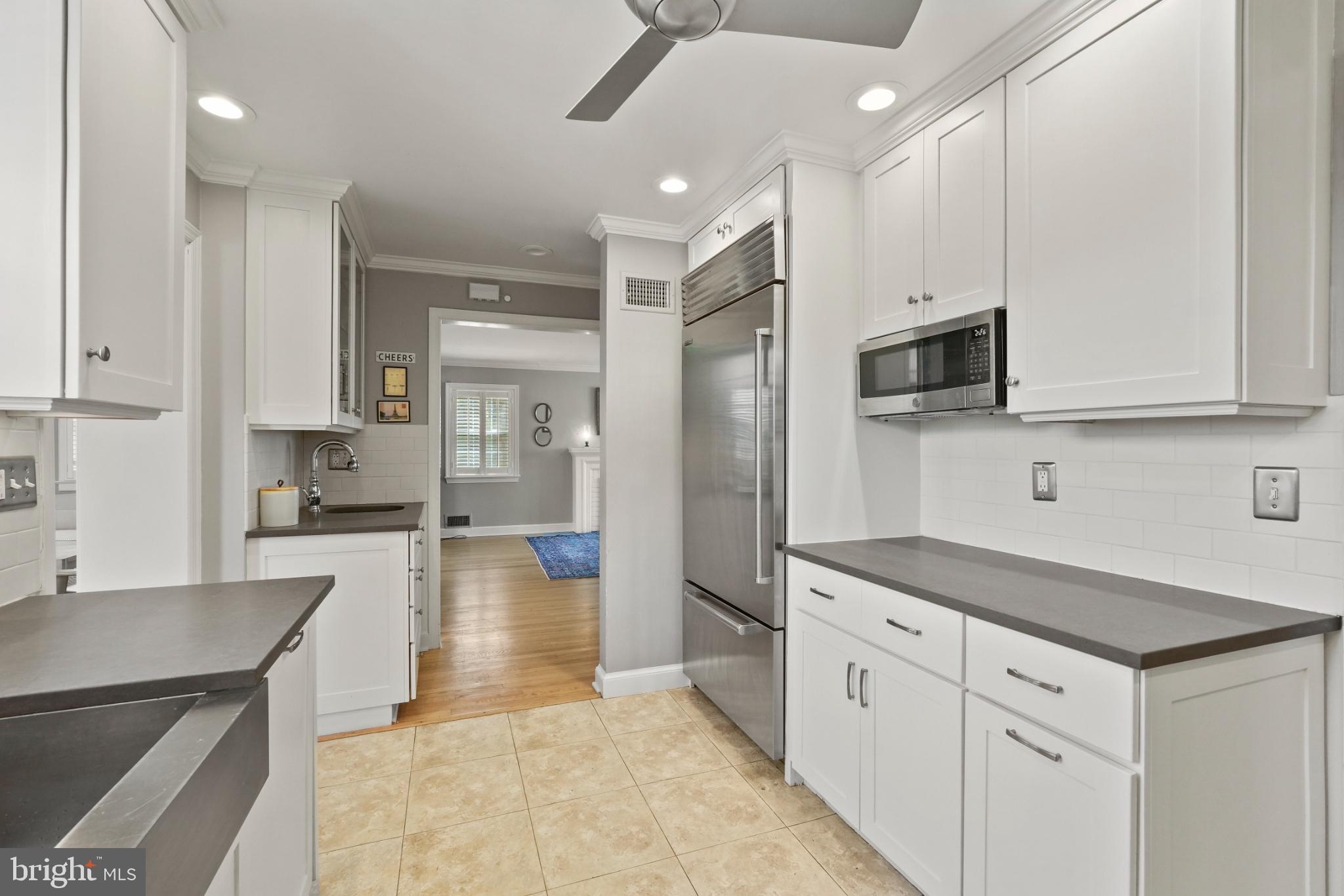 BEVERLY HILLS - Residential