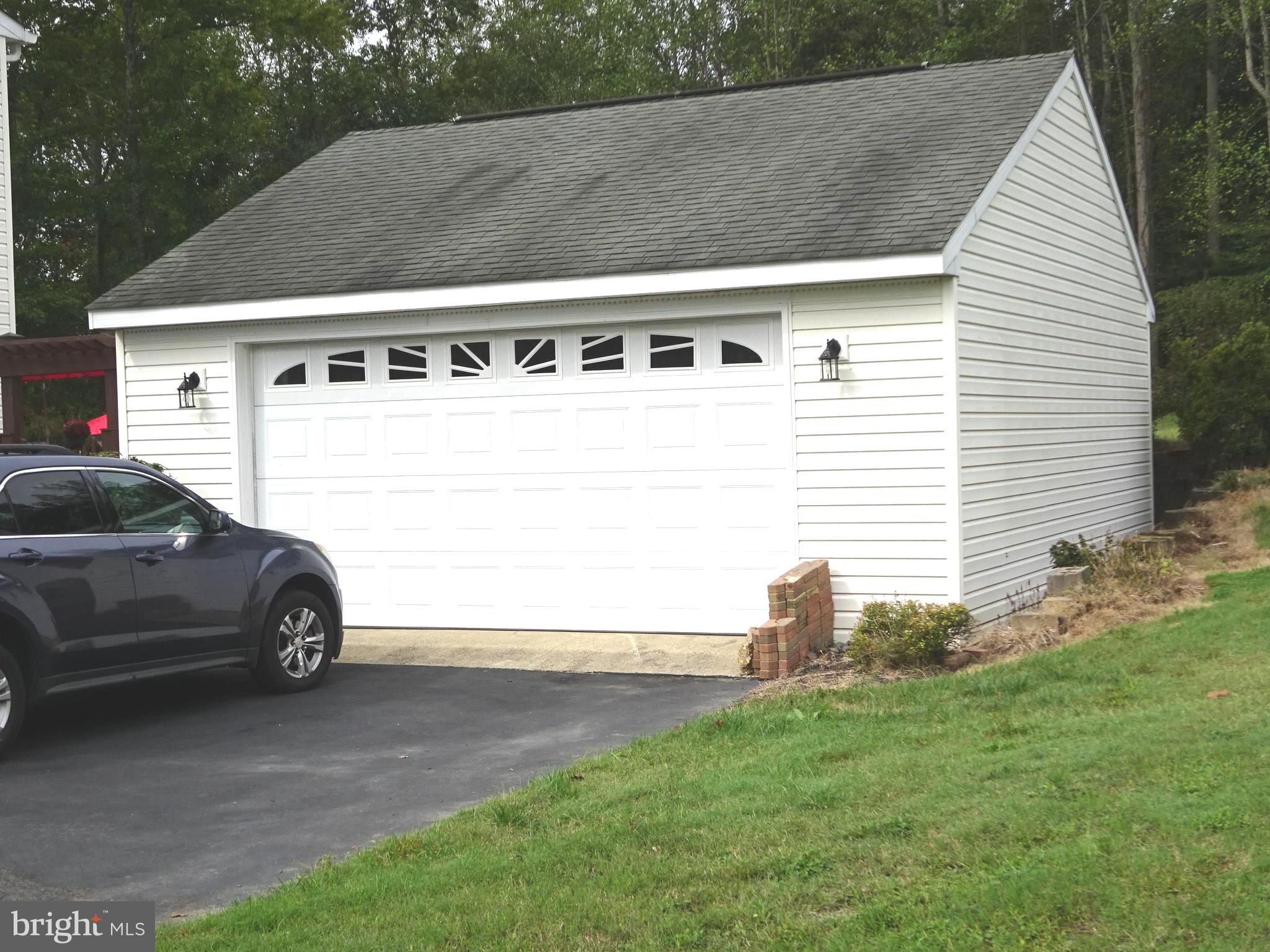 POPLAR HILLS - Residential