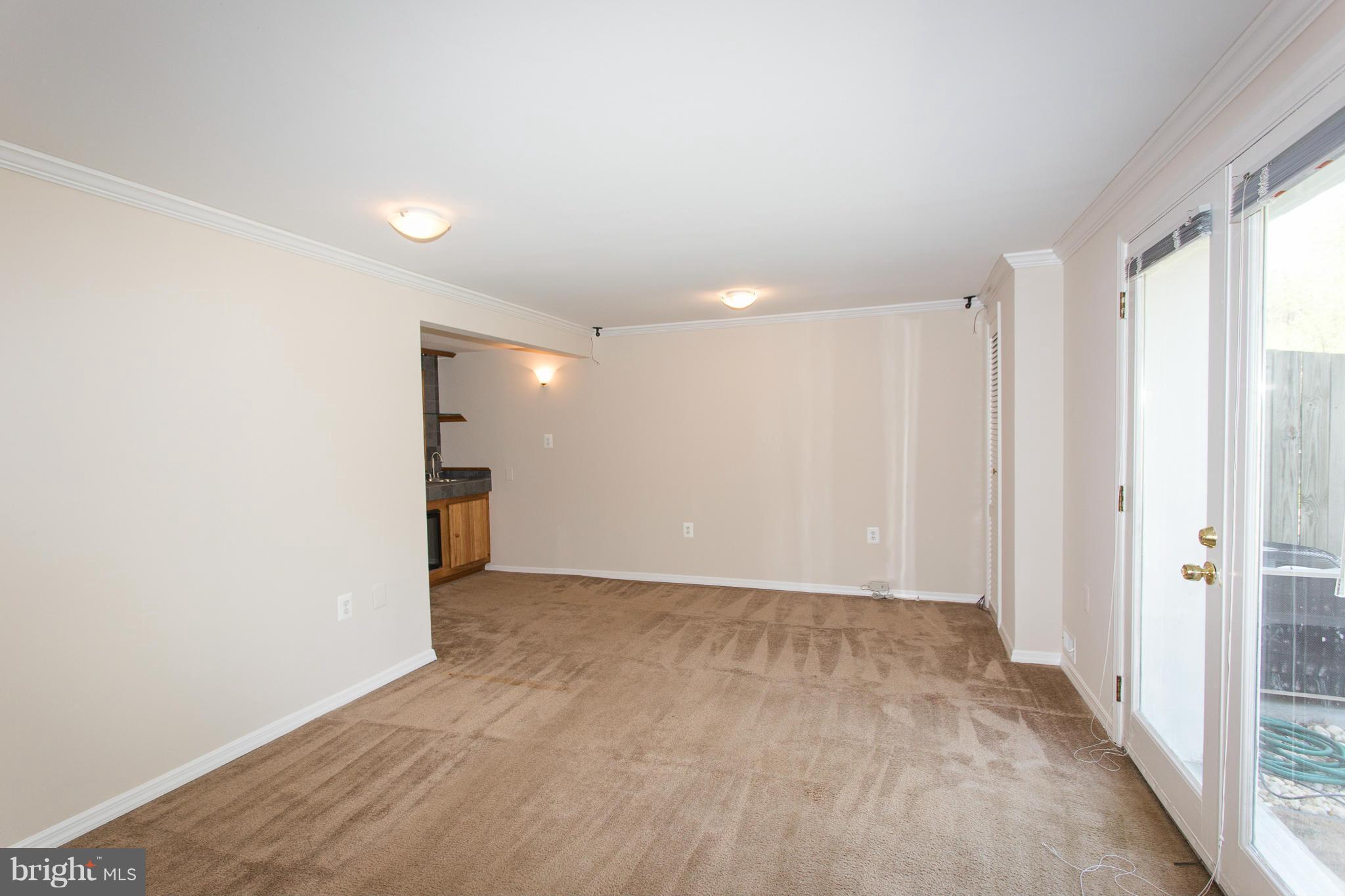 HERITAGE SQUARE - Residential