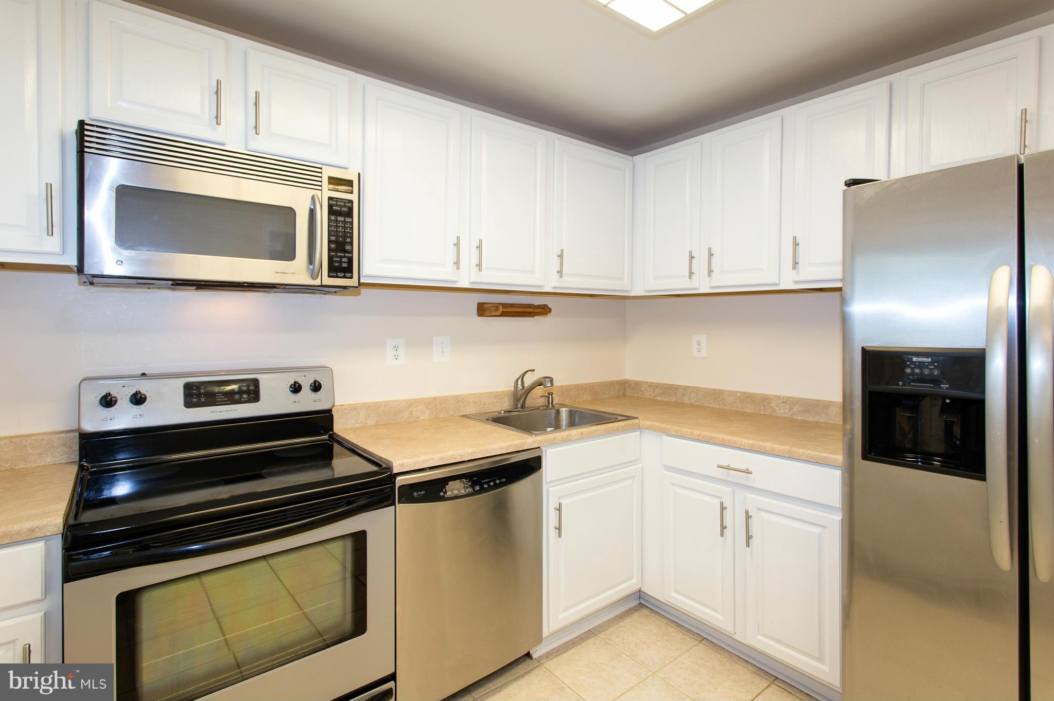 HERITAGE SQUARE - Residential