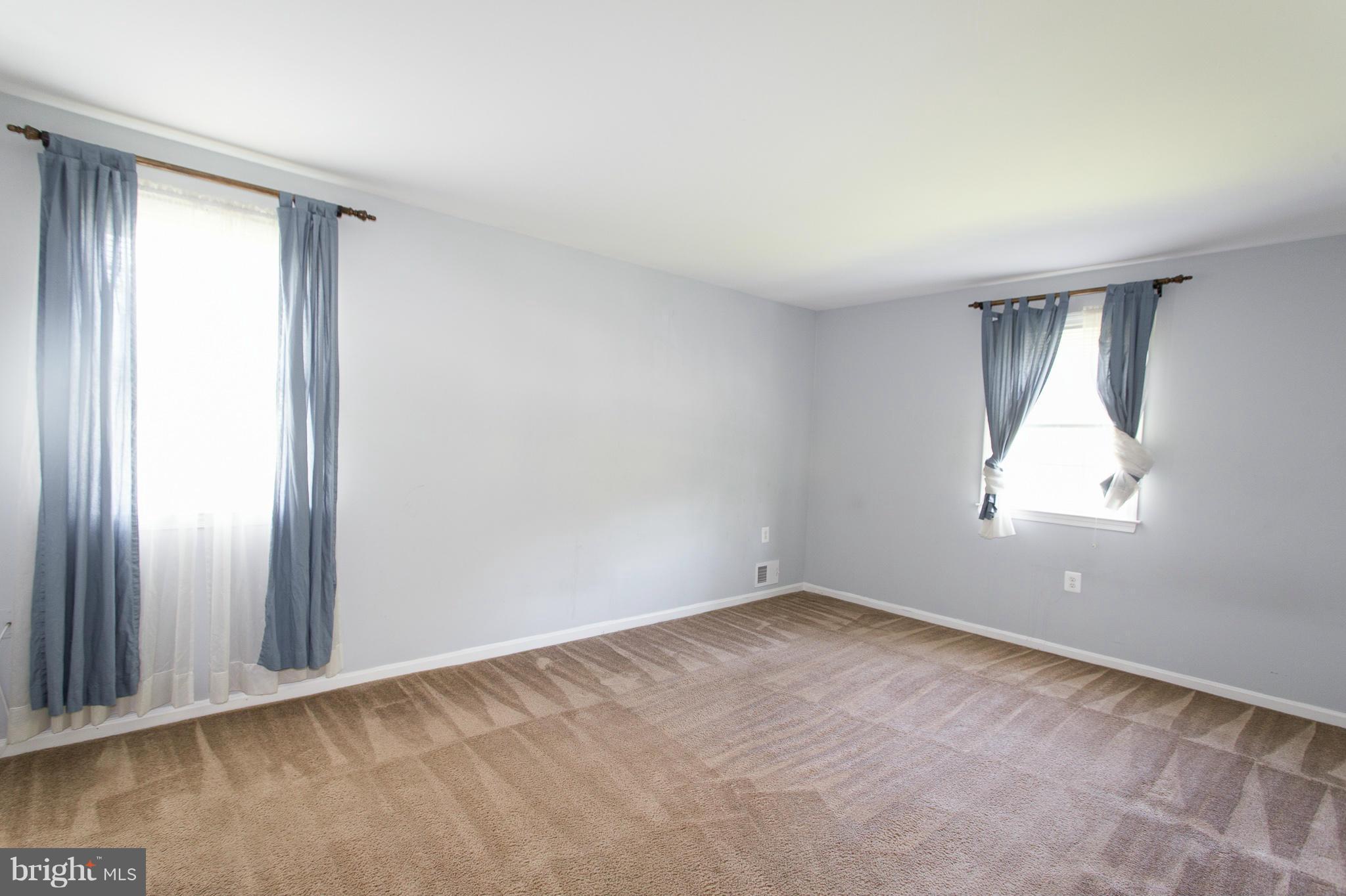 HERITAGE SQUARE - Residential