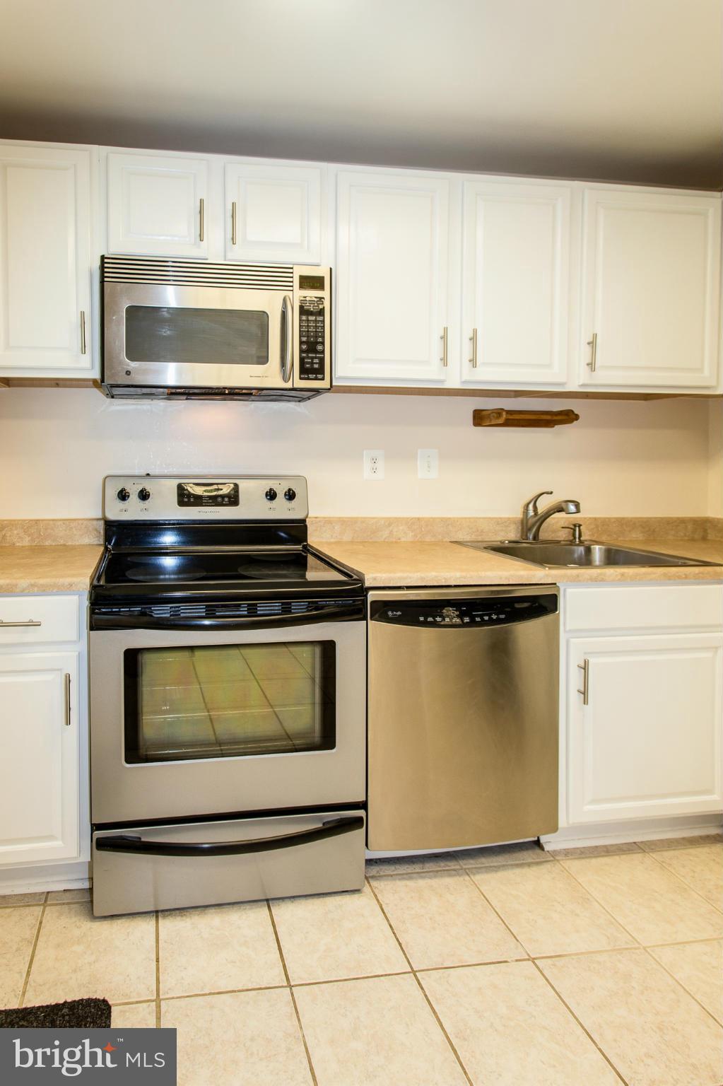 HERITAGE SQUARE - Residential