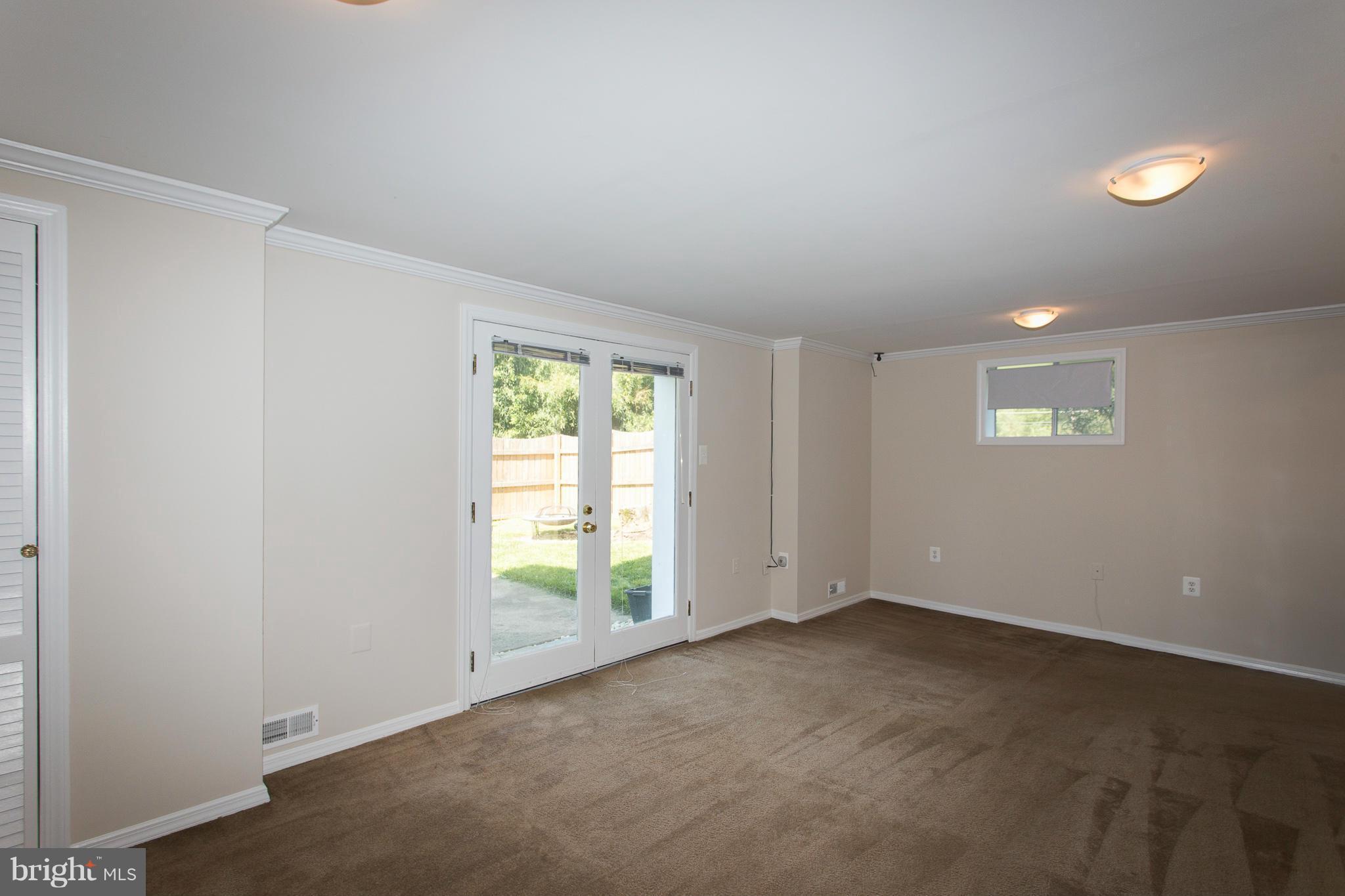 HERITAGE SQUARE - Residential