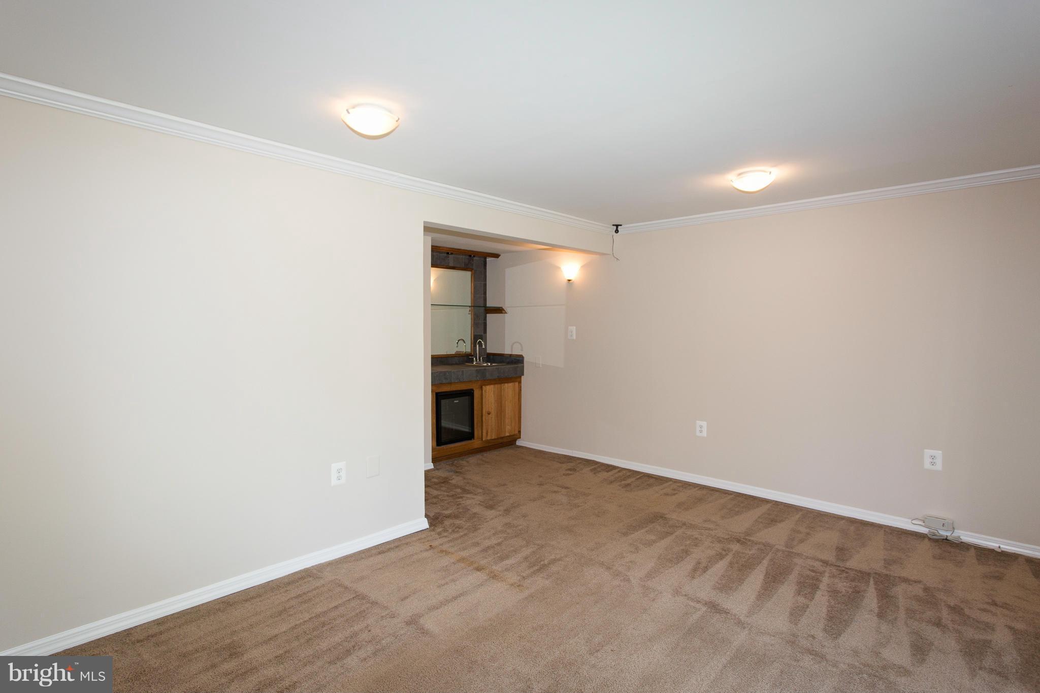 HERITAGE SQUARE - Residential