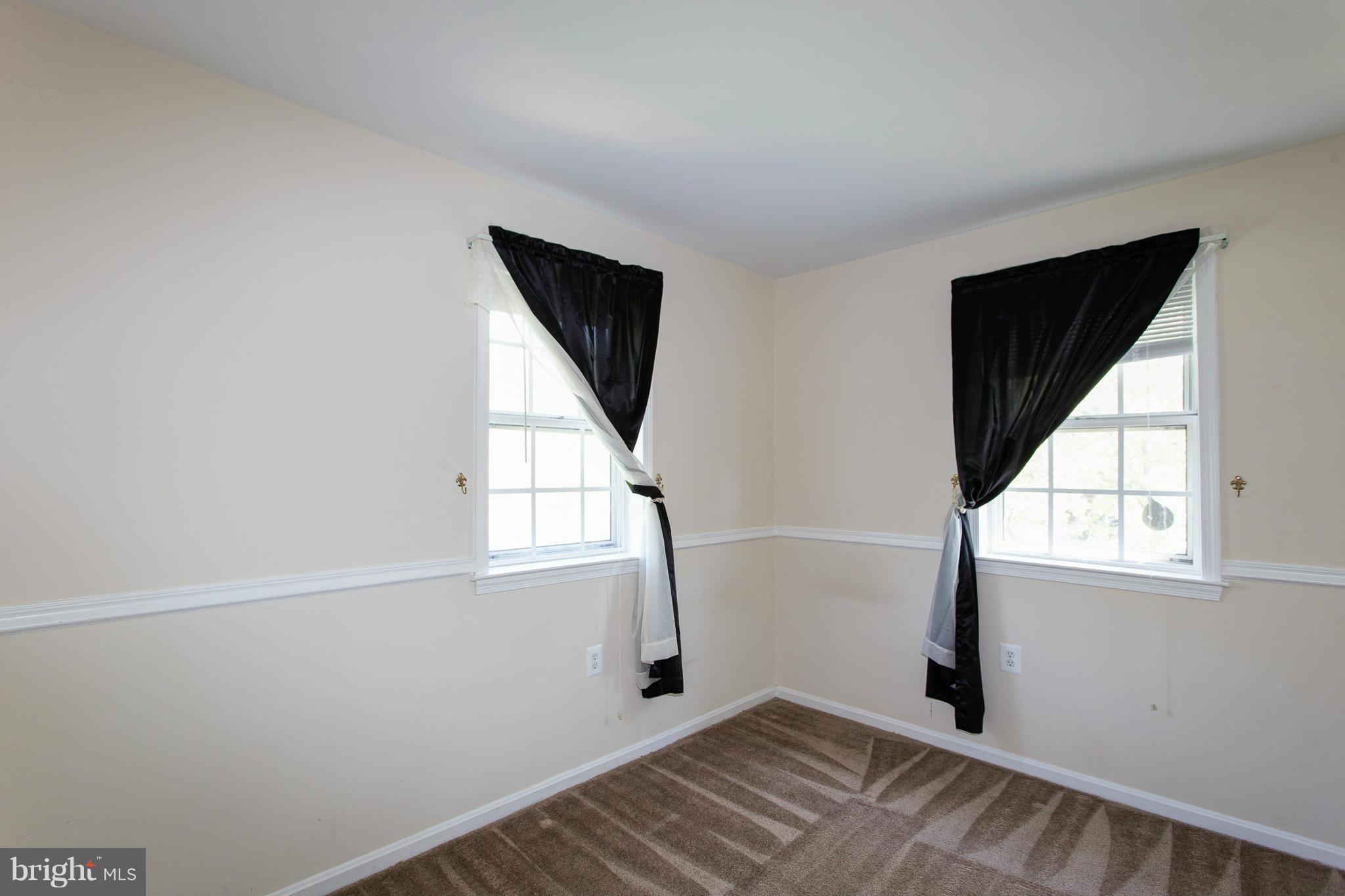 HERITAGE SQUARE - Residential