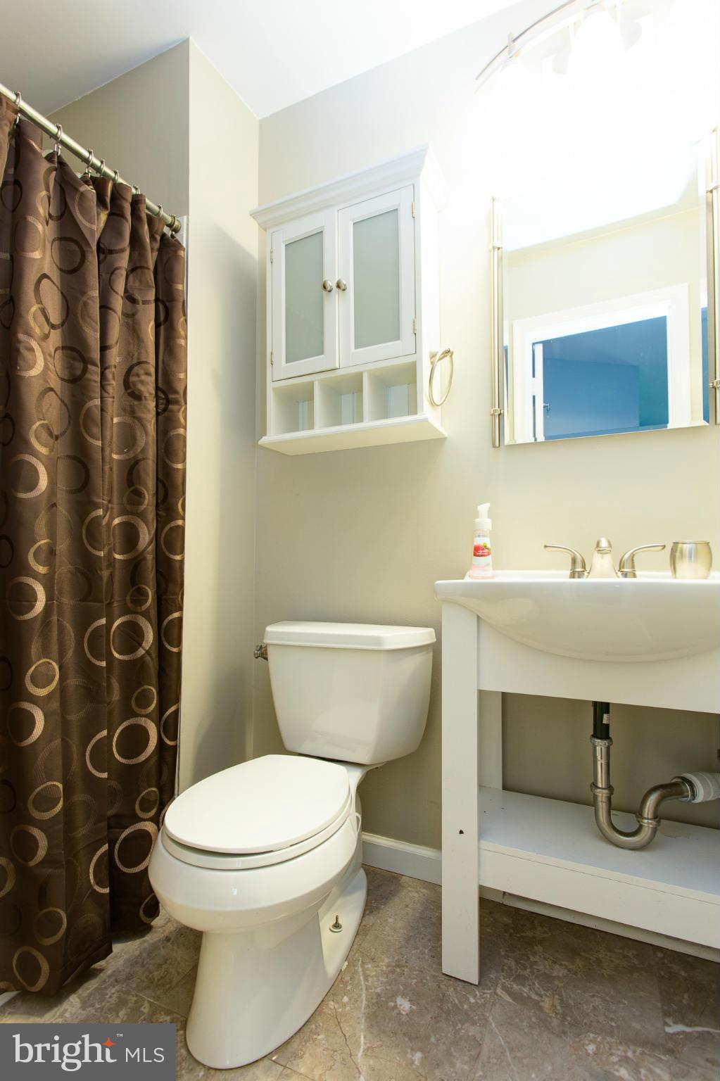 HERITAGE SQUARE - Residential