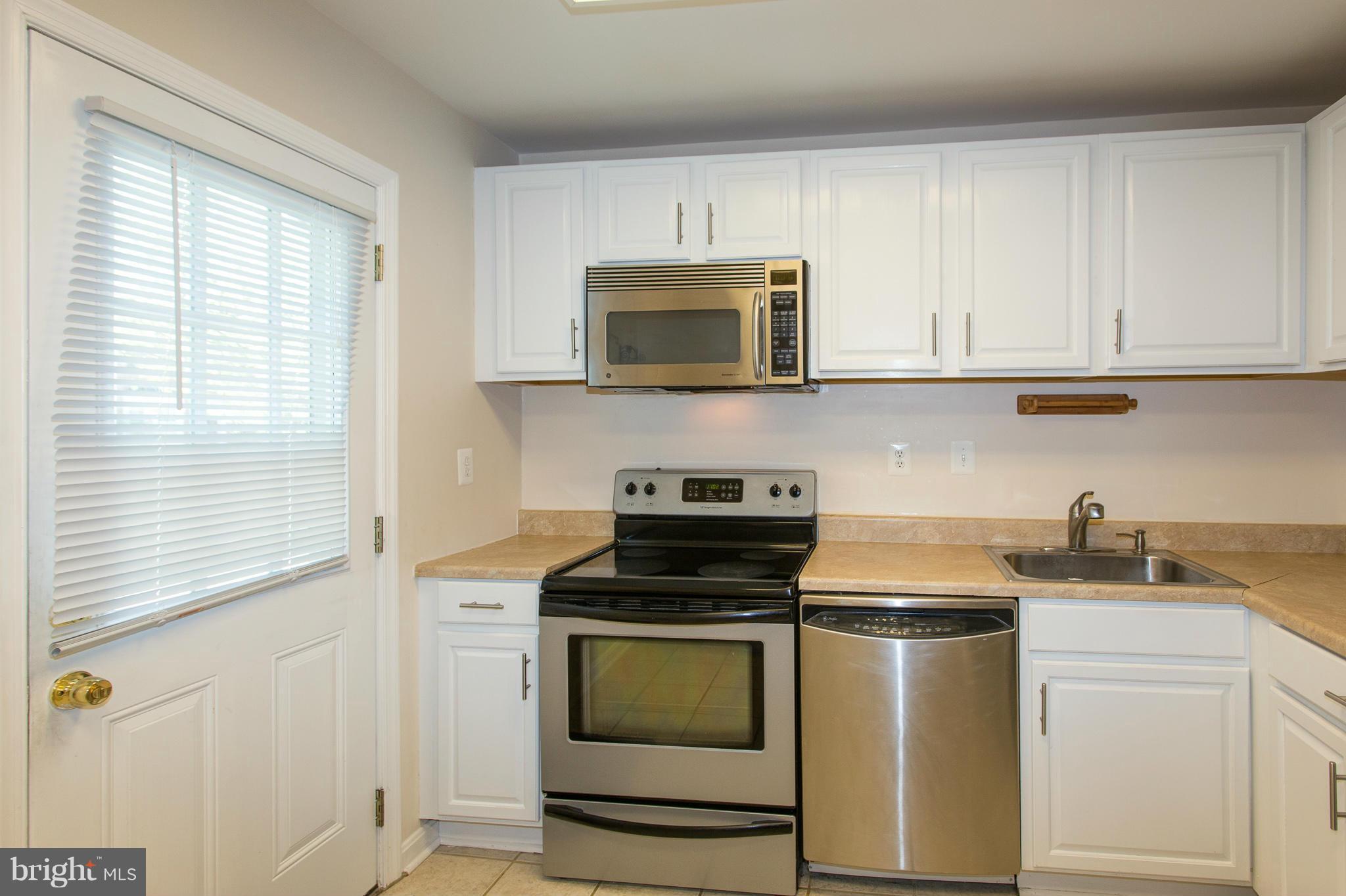 HERITAGE SQUARE - Residential