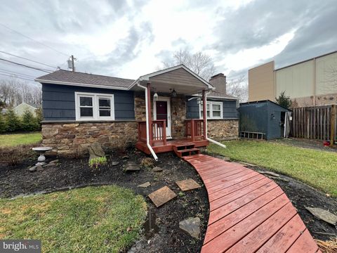 30 DUANE ROAD DOYLESTOWN PA 18901