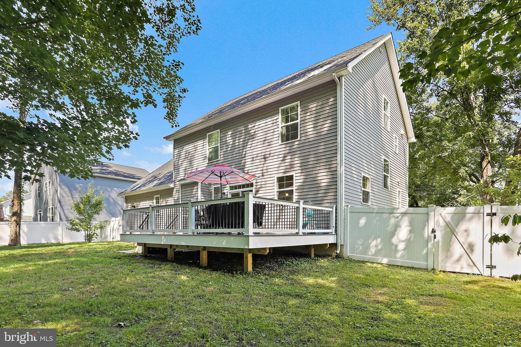 CLOVERLEA - Residential