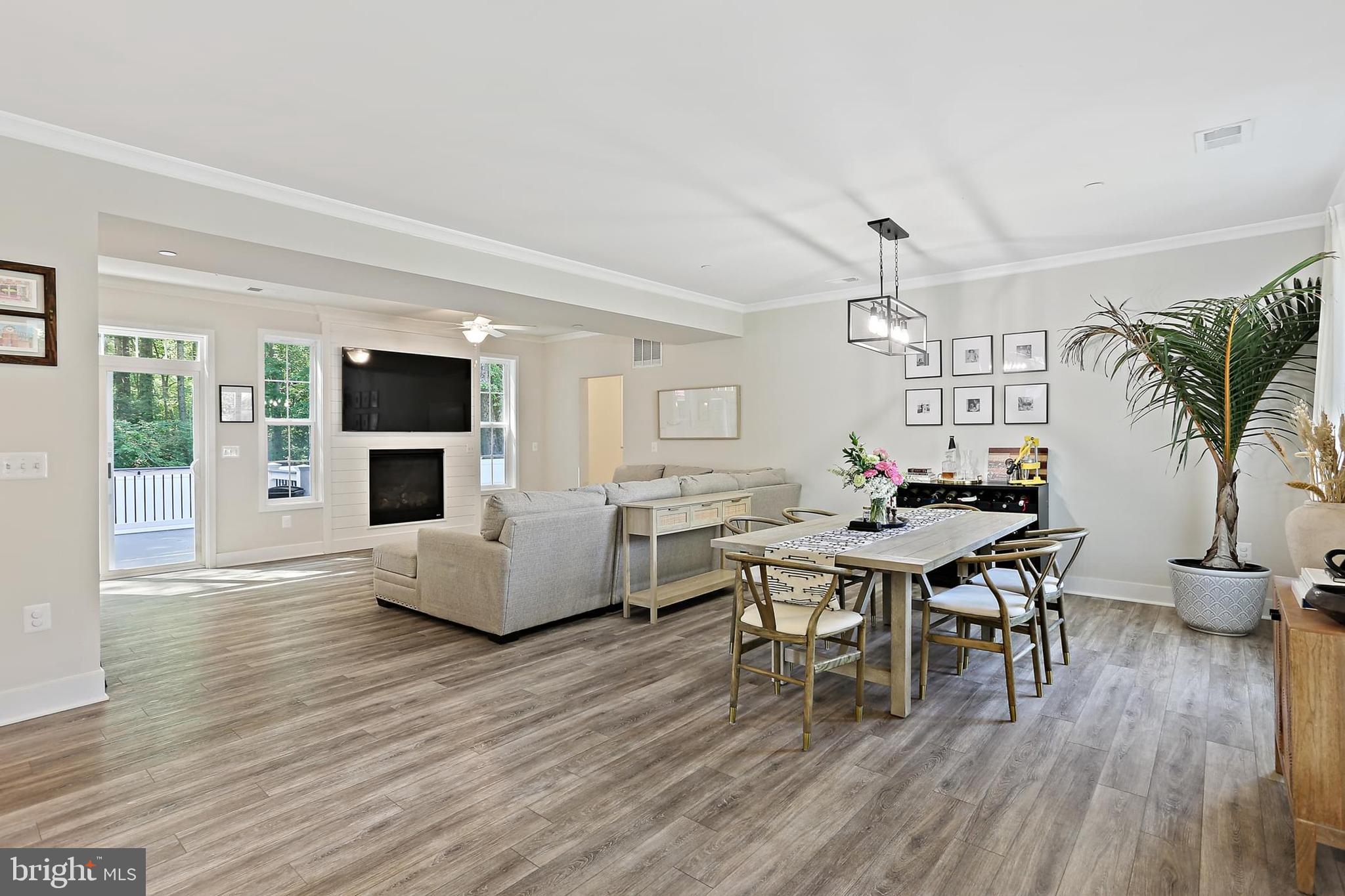 1638 CHESAPEAKE LANE