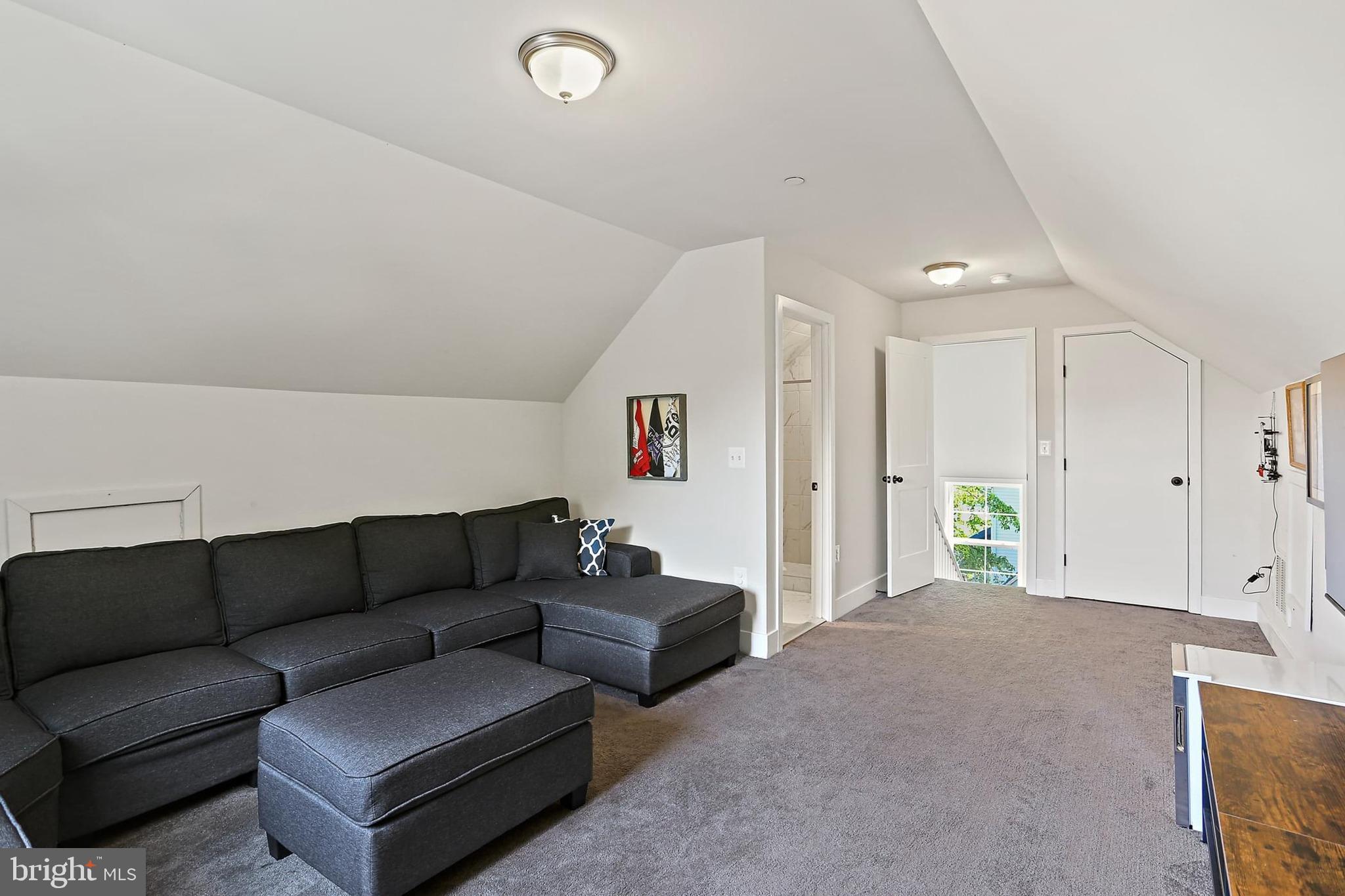 CLOVERLEA - Residential