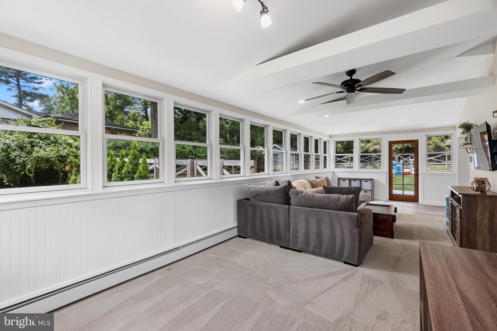 POT SPRING - Residential