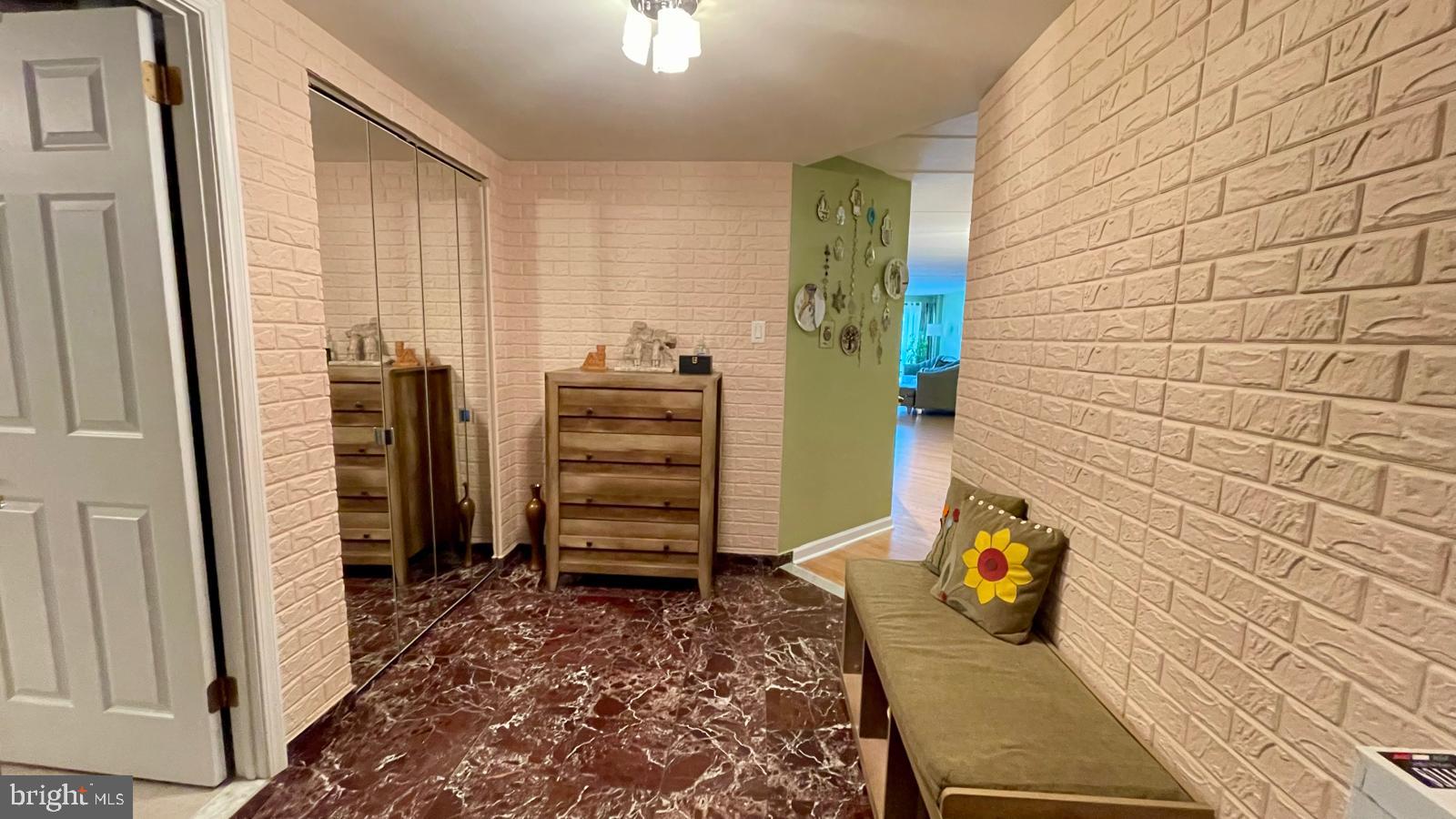 2131 WELSH ROAD 00 212