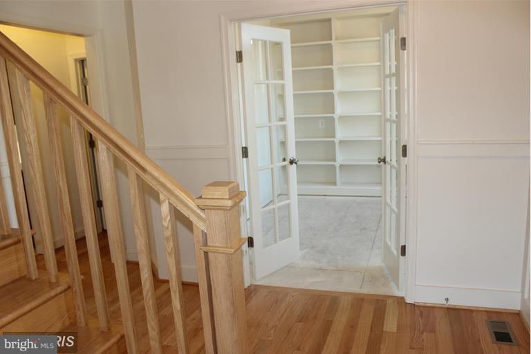 VALLEY VIEW ESTATES - Residential Lease