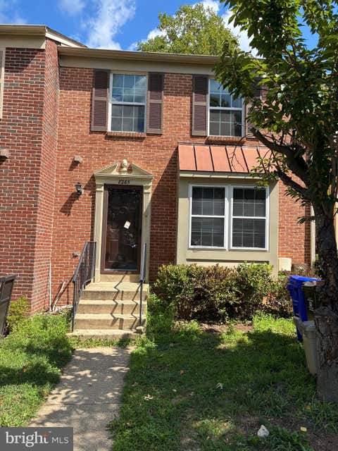 Townhouse For Rent - 8265 Londonderry Court<br/> LAUREL, MD 20707