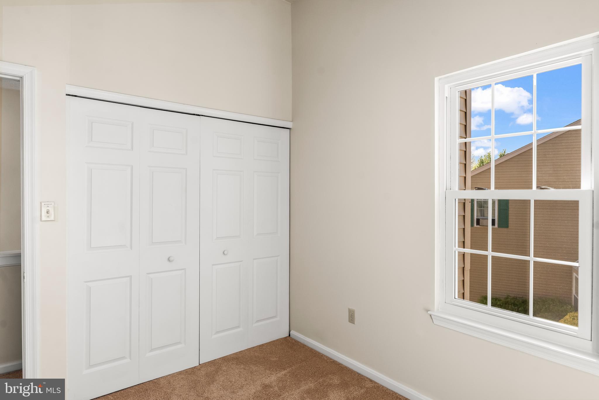 ST CHARLES HAMPSHIRE - Residential