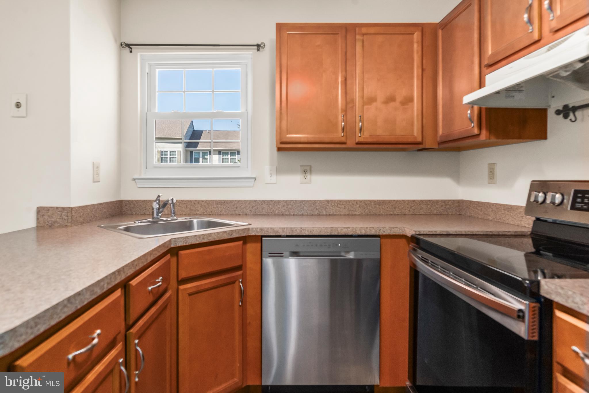 ST CHARLES HAMPSHIRE - Residential