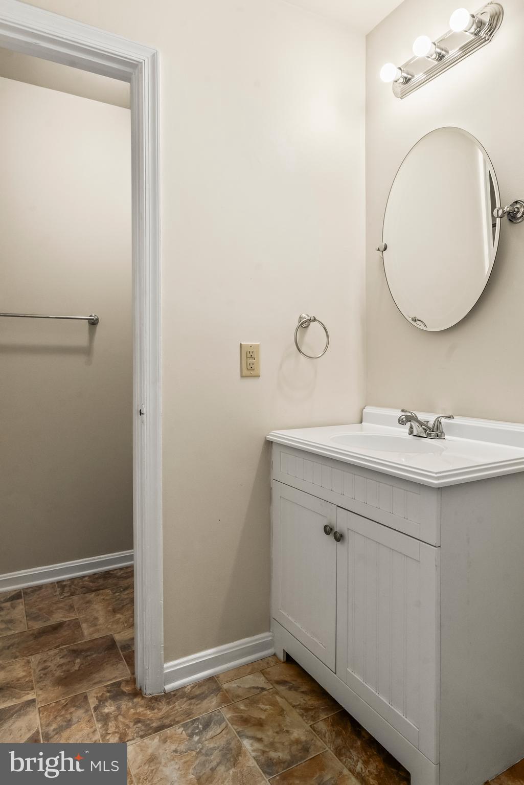 ST CHARLES HAMPSHIRE - Residential