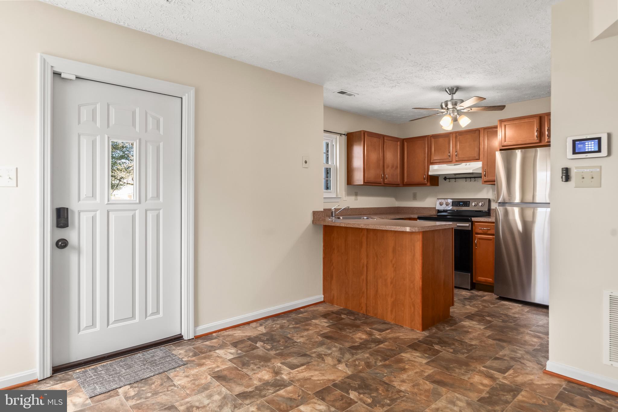 ST CHARLES HAMPSHIRE - Residential