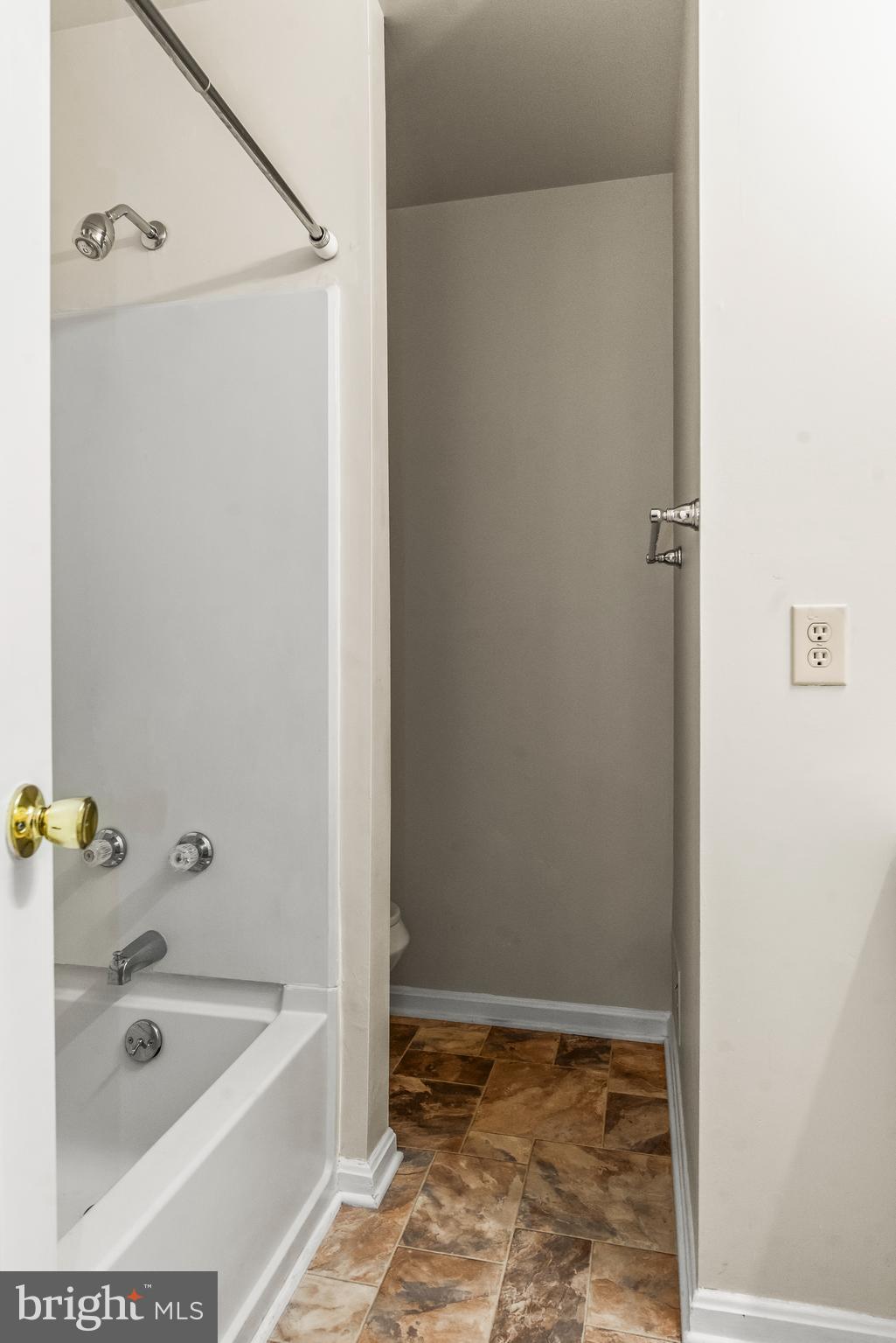 ST CHARLES HAMPSHIRE - Residential