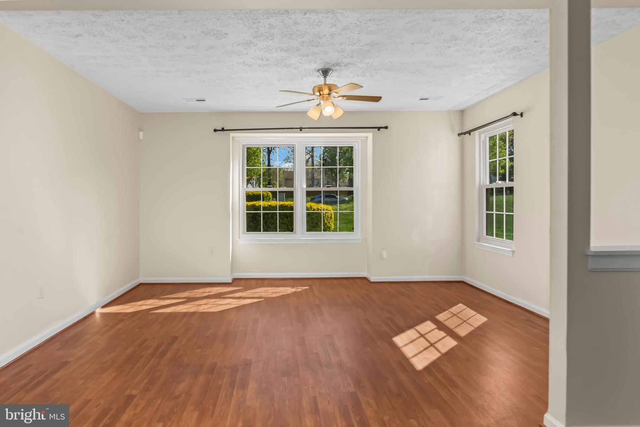 ST CHARLES HAMPSHIRE - Residential