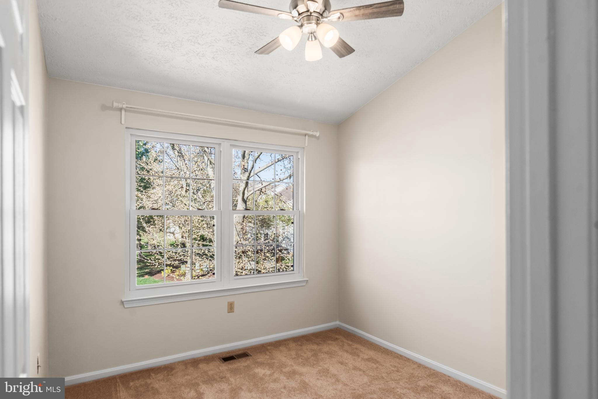 ST CHARLES HAMPSHIRE - Residential