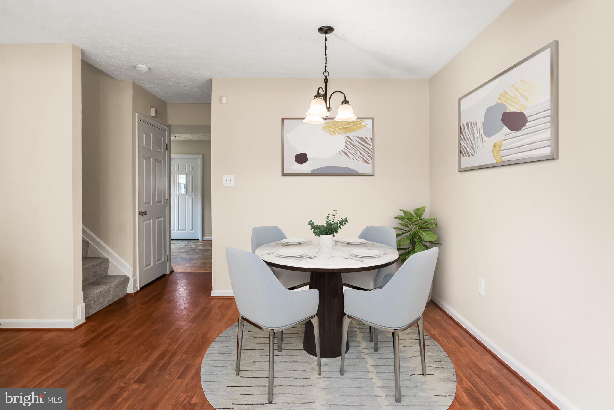 ST CHARLES HAMPSHIRE - Residential