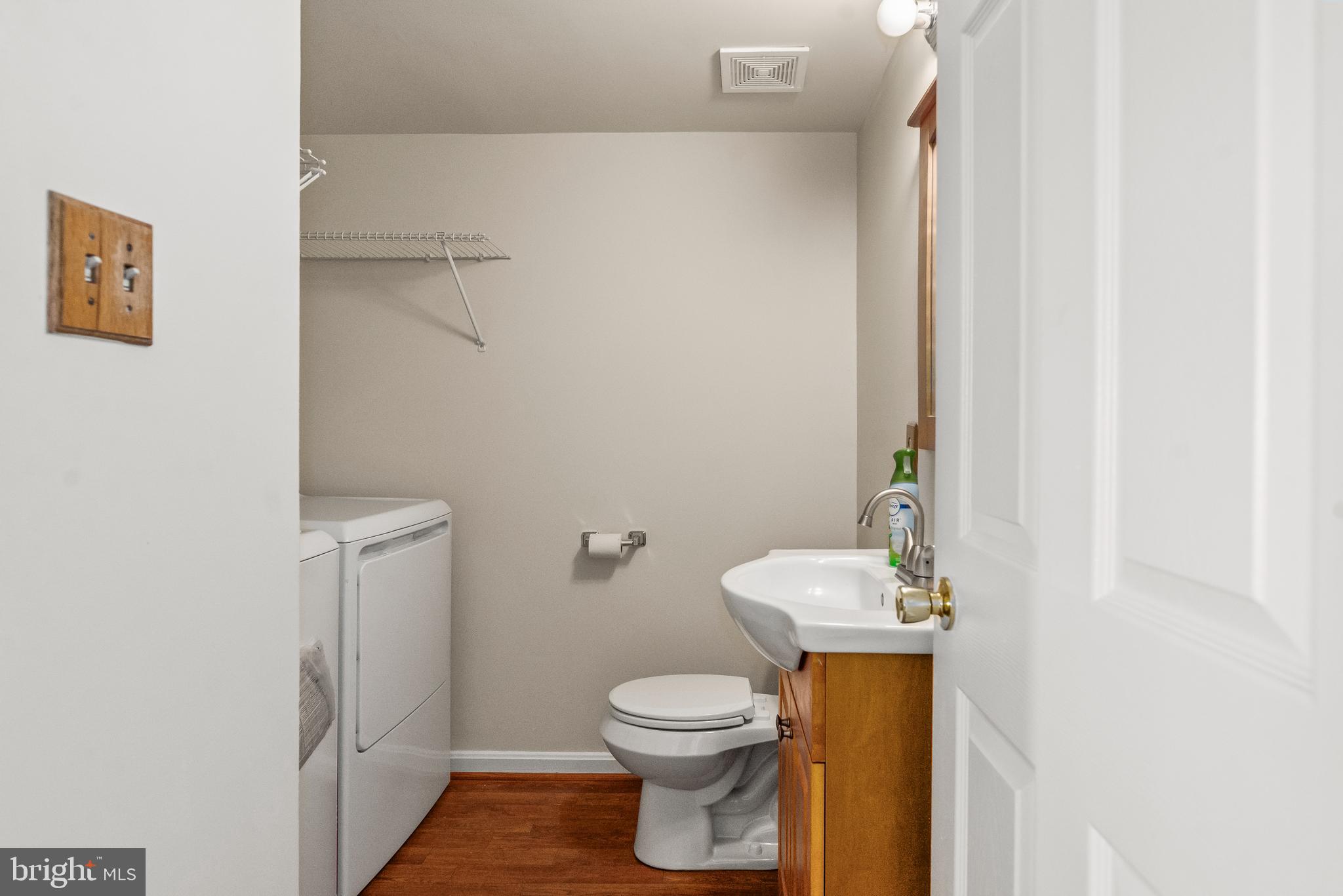 ST CHARLES HAMPSHIRE - Residential