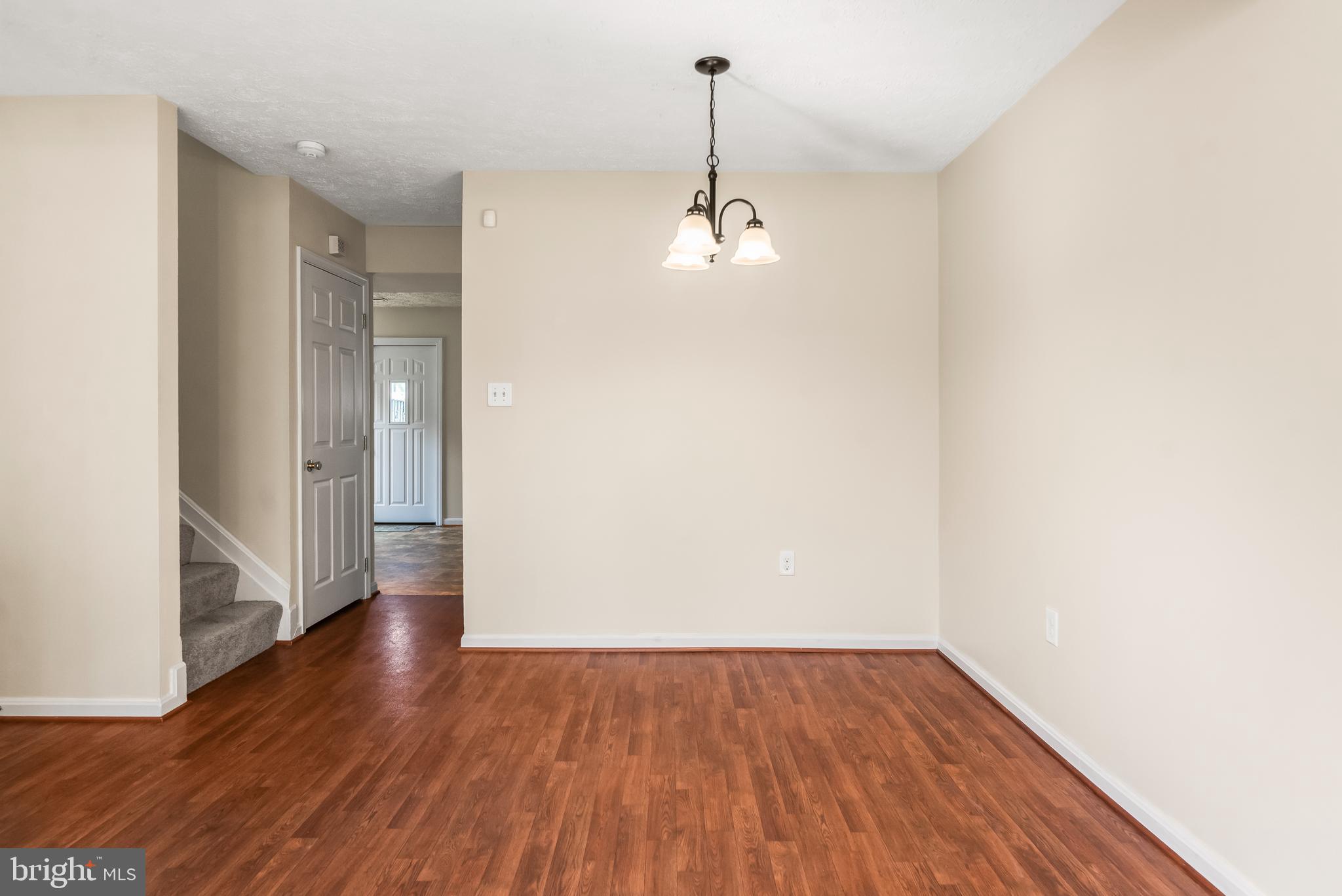 ST CHARLES HAMPSHIRE - Residential