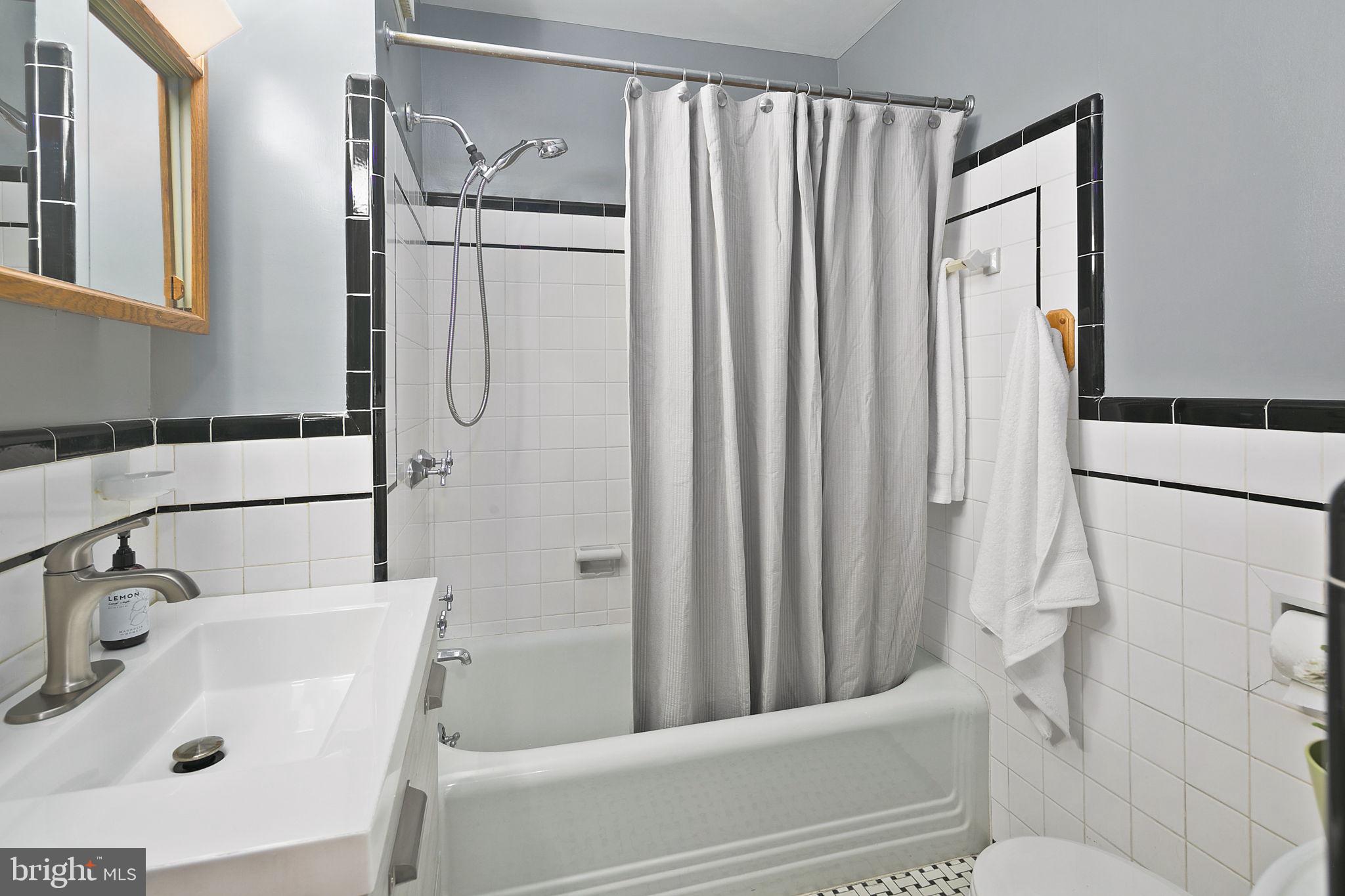 PT ROCKVILLE TWN RES 3 - Residential