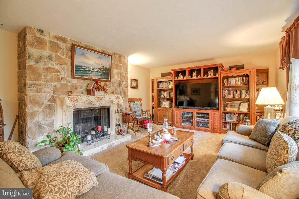 Photo of 226 Oglethorpe Road, BALTIMORE, MD 21228 (MLS # MDBC2178402)