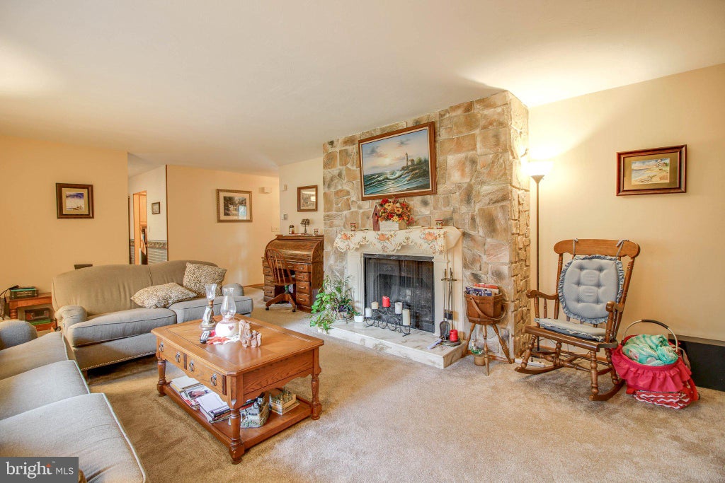 Photo of 226 Oglethorpe Road, BALTIMORE, MD 21228 (MLS # MDBC2178402)