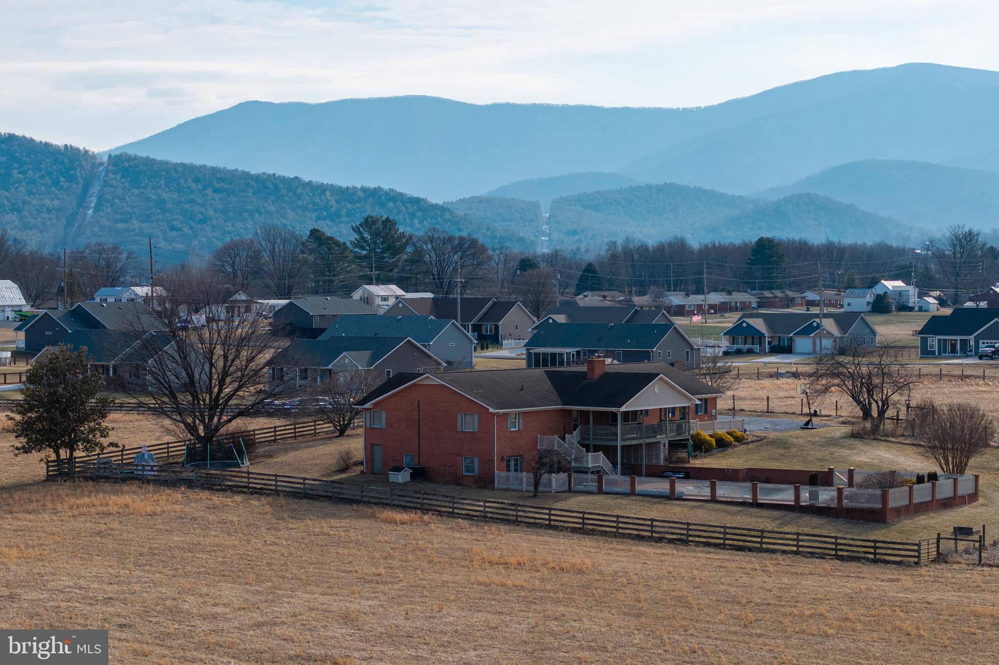 FAIRVIEW - Residential