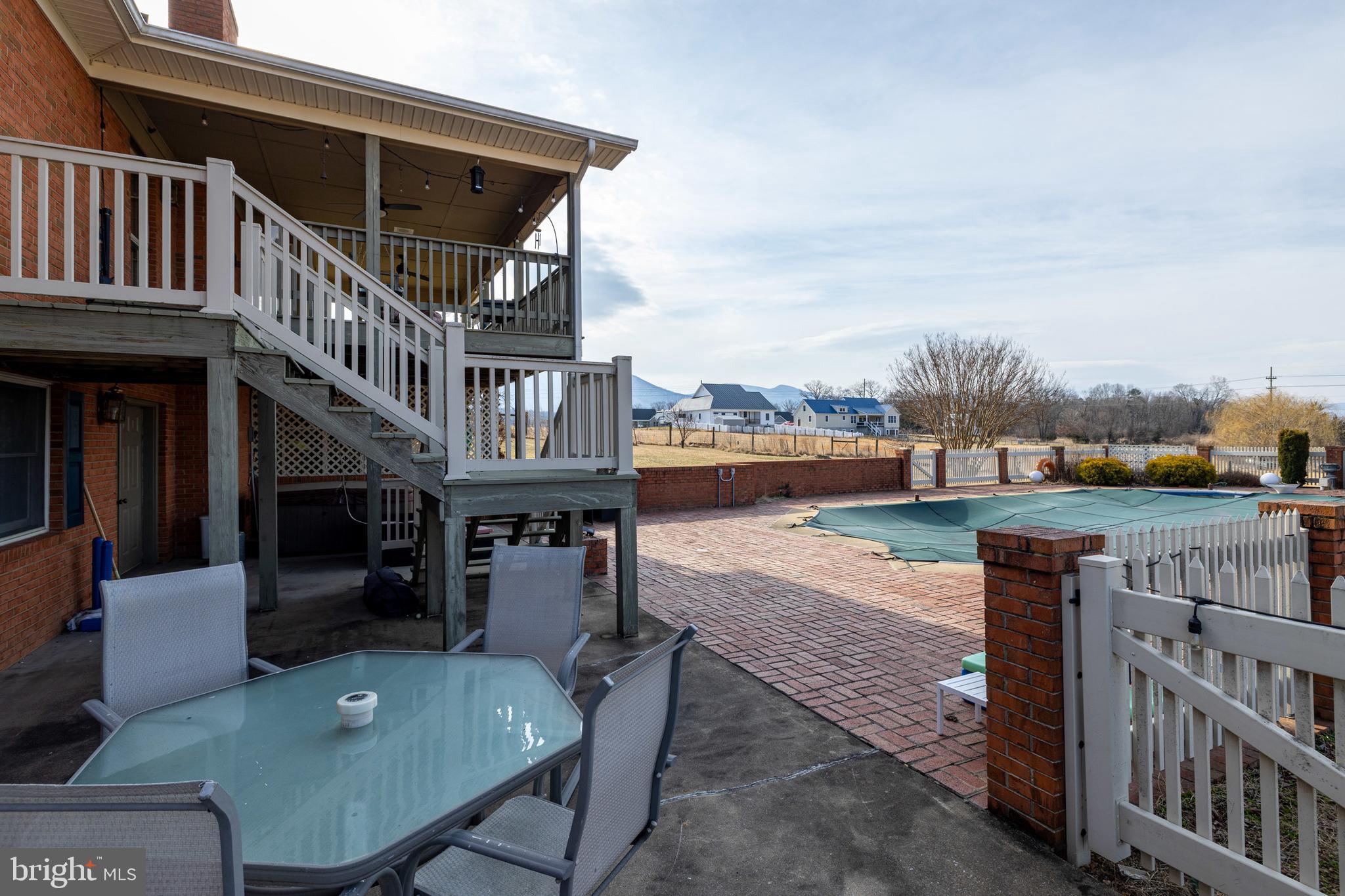 FAIRVIEW - Residential