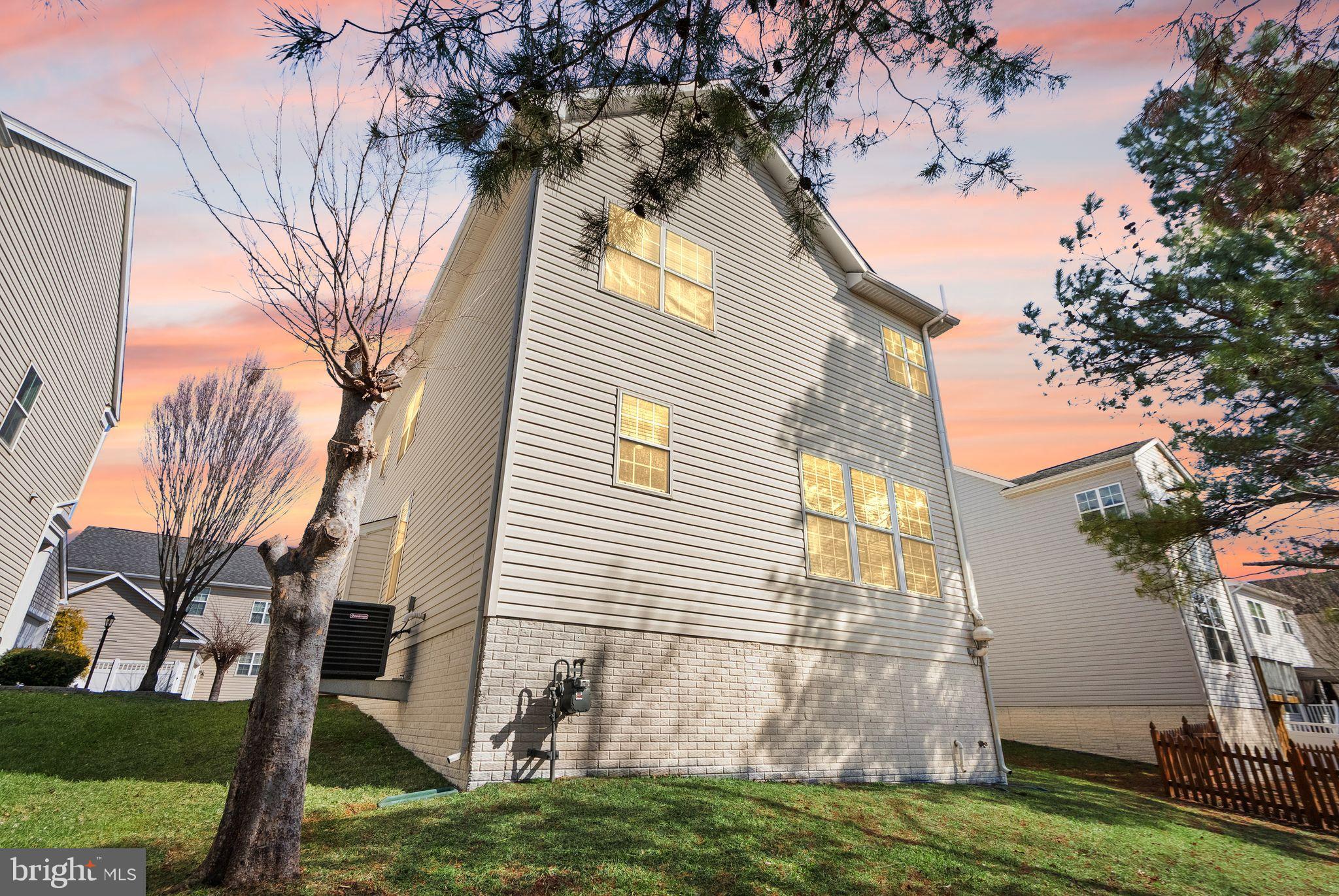 8886 SCREECH OWL COURT