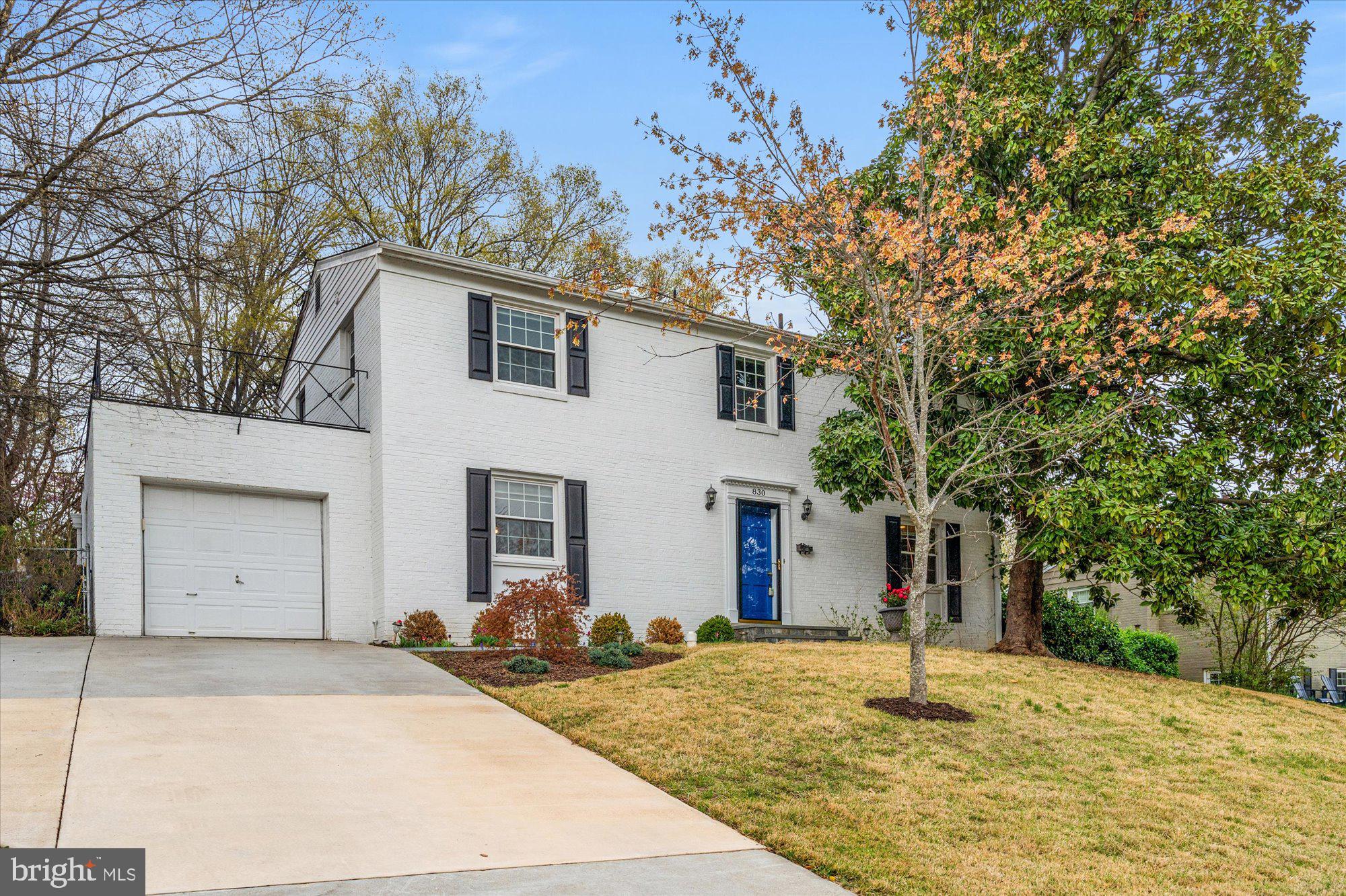 COLLINGWOOD ON THE POTOMAC - Residential