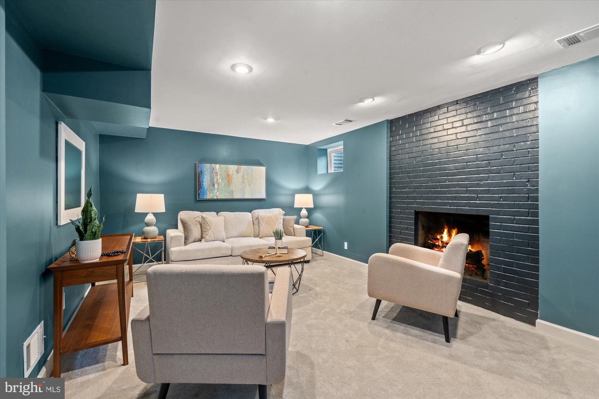 COLLINGWOOD ON THE POTOMAC - Residential