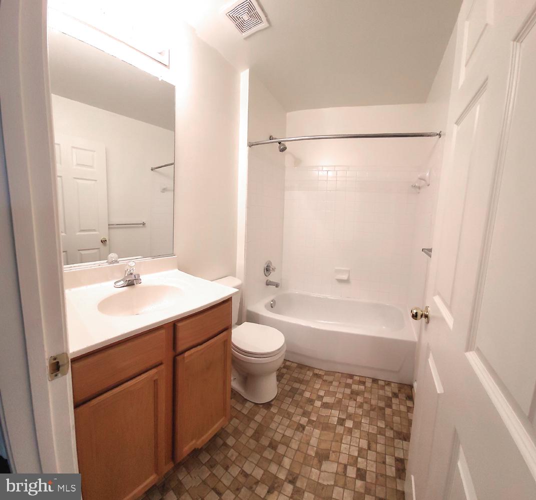 SEVEN OAKS - Residential Lease