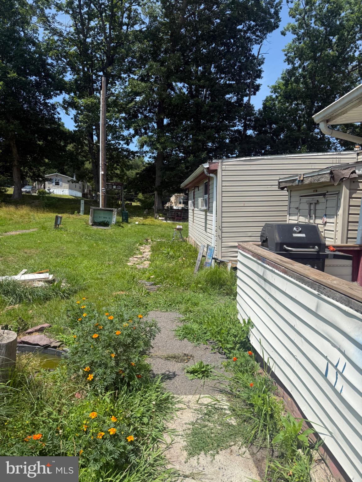 121 RED MAPLE LANE