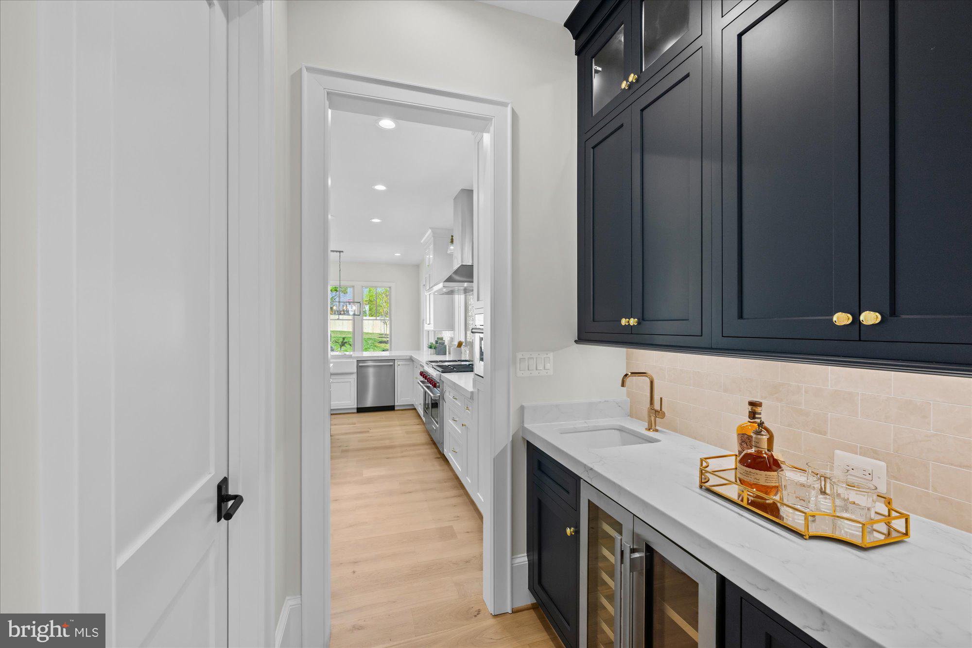 WAVERLY HILLS - Residential