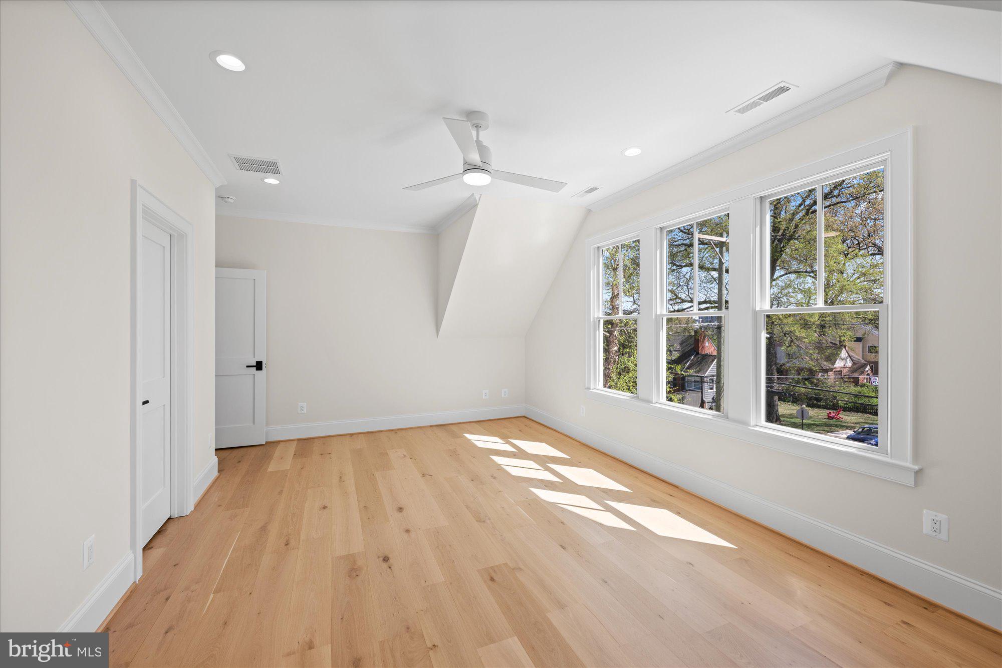 WAVERLY HILLS - Residential