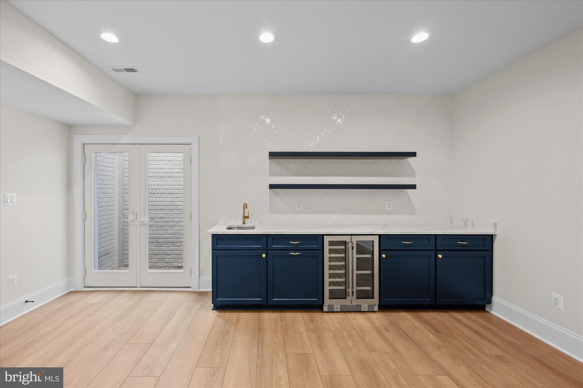 WAVERLY HILLS - Residential